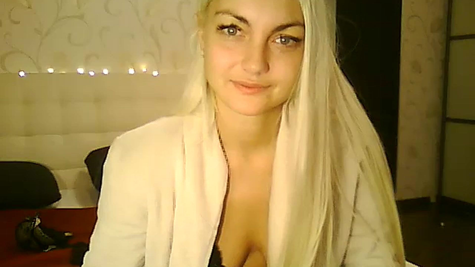 Gallery image thumbnail from AlissaMay's myfreecams stream on, 11/17/2023, 14:58 image 17 of 20