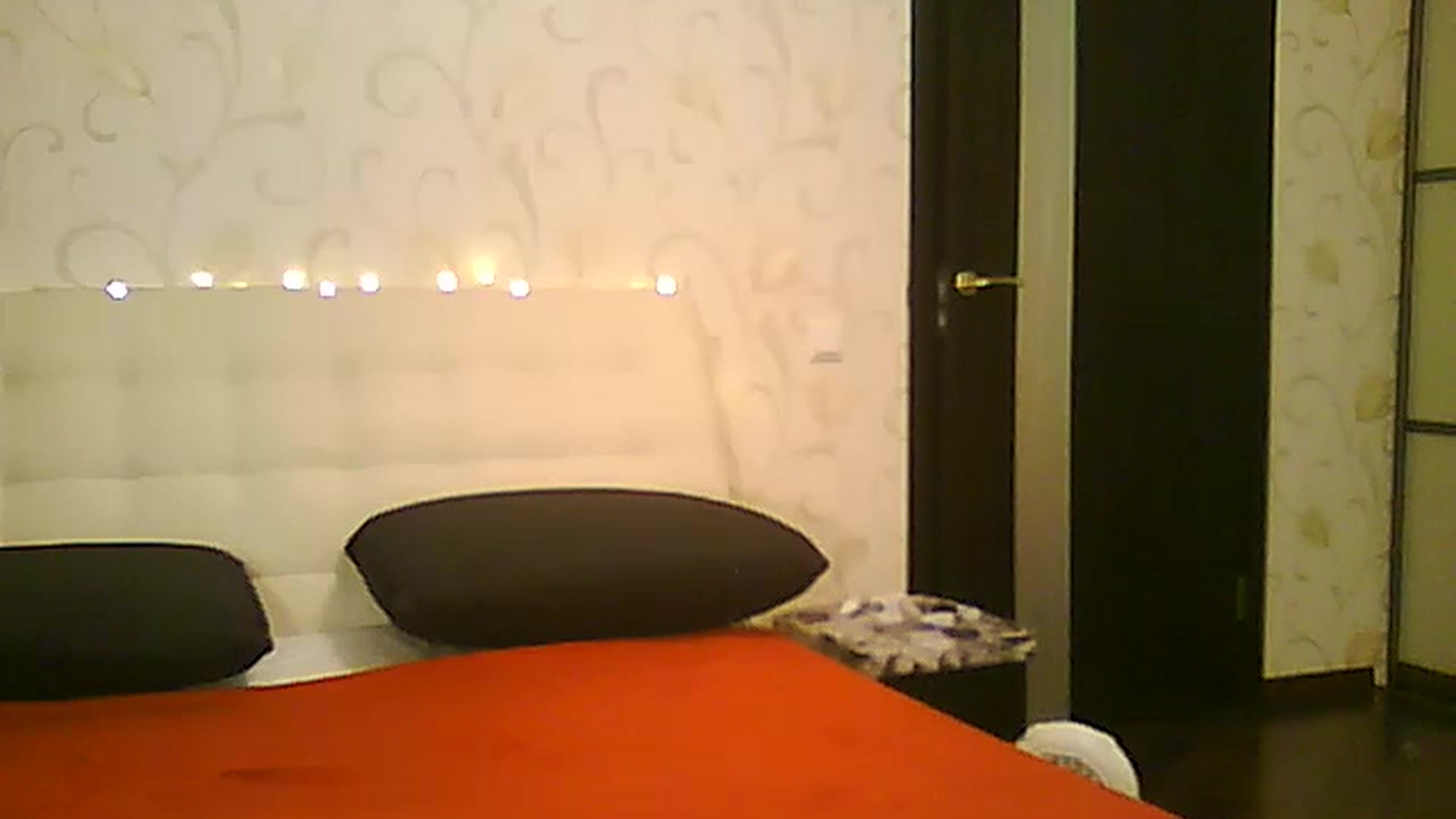 Gallery image thumbnail from AlissaMay's myfreecams stream on, 11/18/2023, 09:25 image 4 of 20