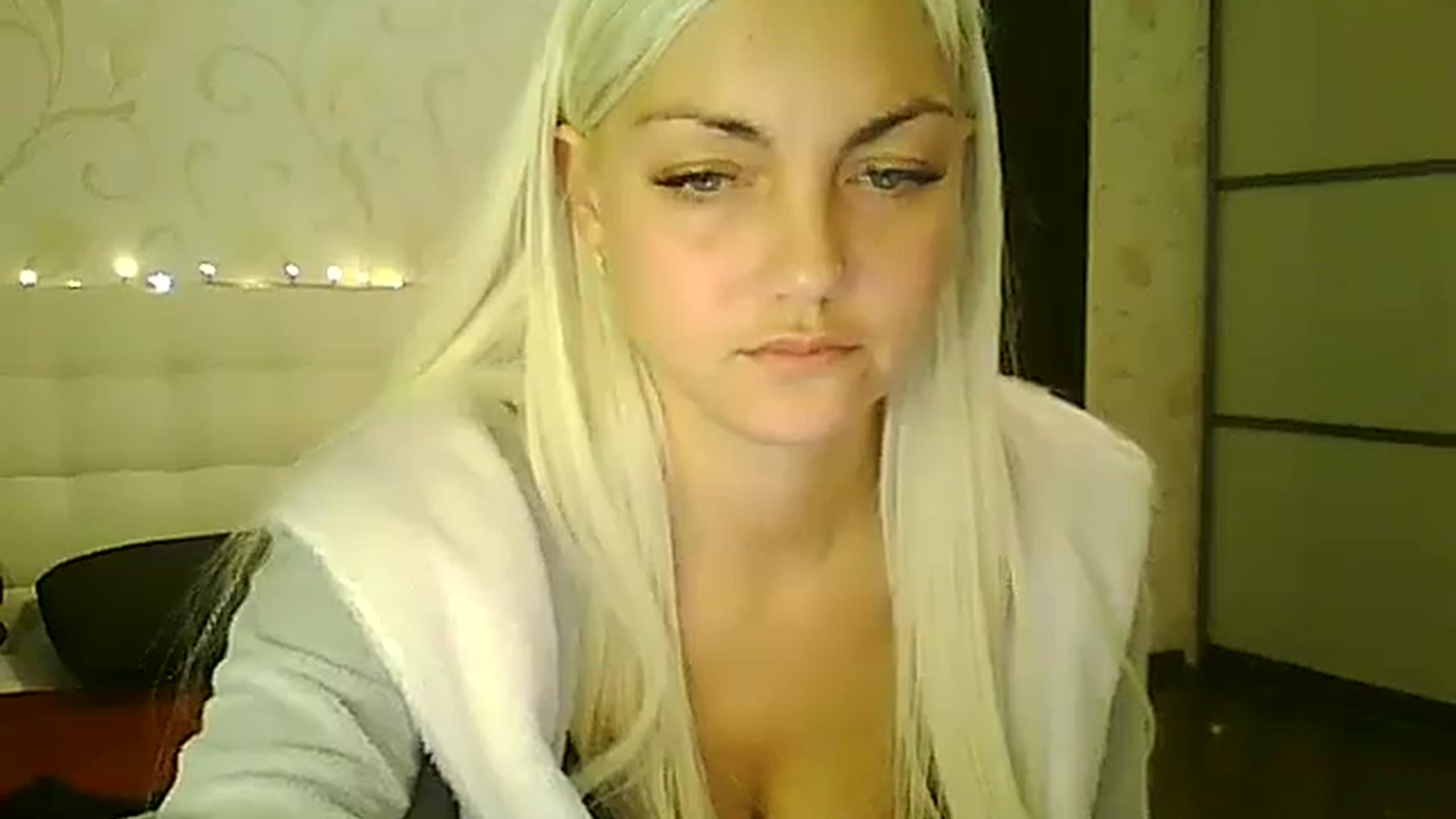 Gallery image thumbnail from AlissaMay's myfreecams stream on, 11/19/2023, 12:01 image 7 of 20