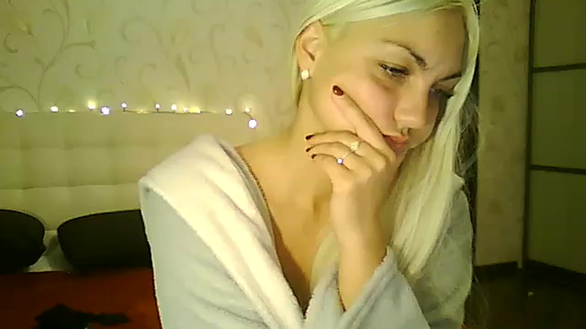 Gallery image thumbnail from AlissaMay's myfreecams stream on, 11/19/2023, 12:01 image 16 of 20