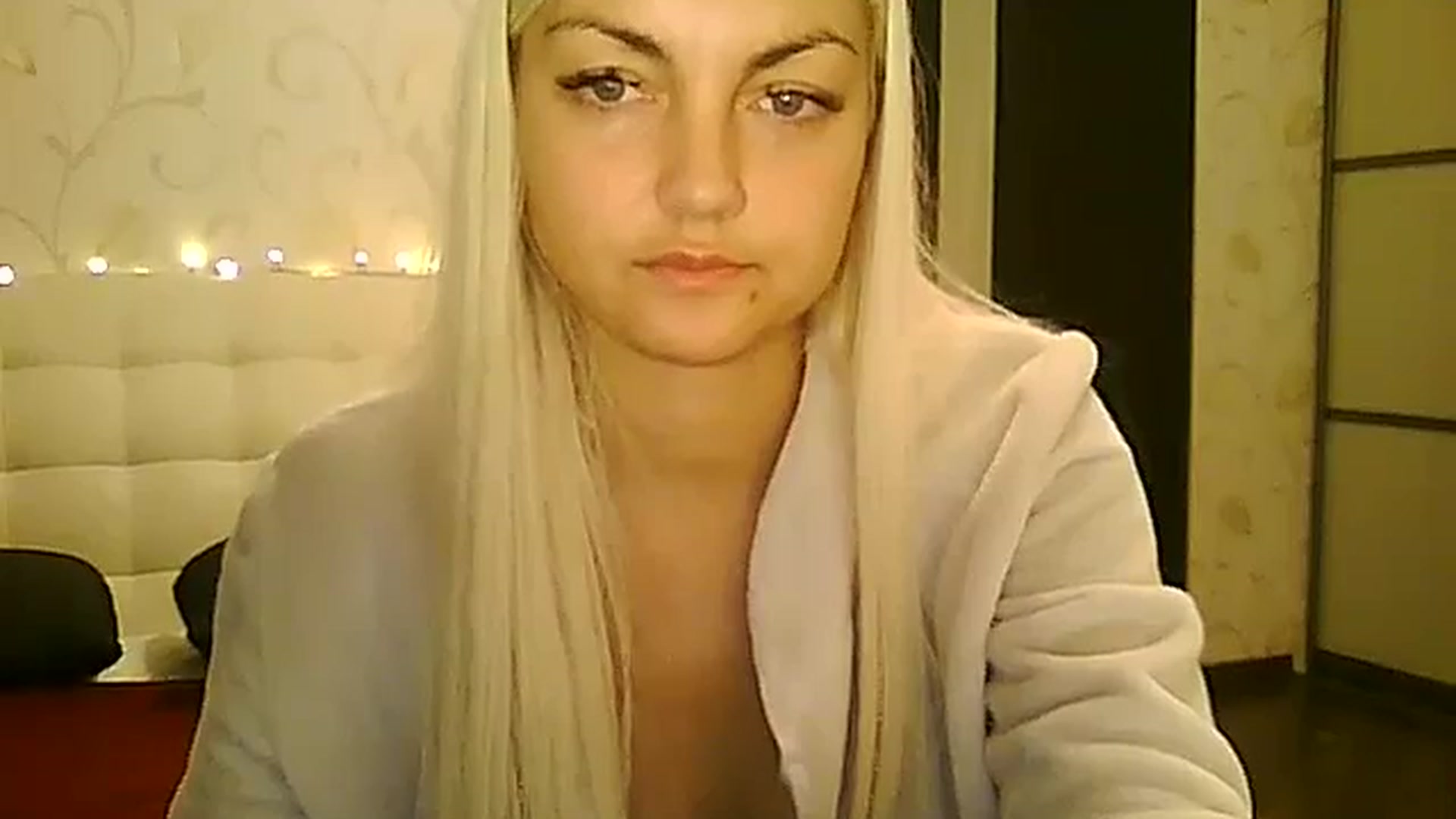 Gallery image thumbnail from AlissaMay's myfreecams stream on, 11/20/2023, 10:20 image 8 of 20