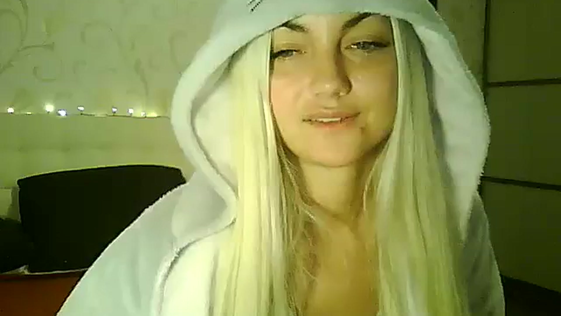Gallery image thumbnail from AlissaMay's myfreecams stream on, 11/21/2023, 12:40 image 2 of 20