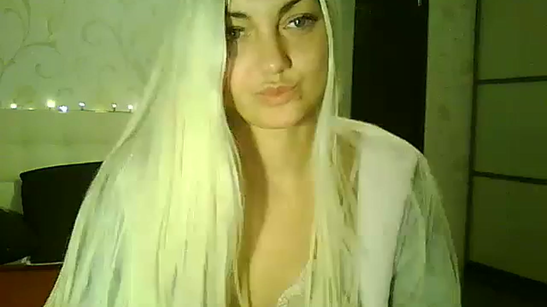 Gallery image thumbnail from AlissaMay's myfreecams stream on, 11/21/2023, 12:40 image 7 of 20