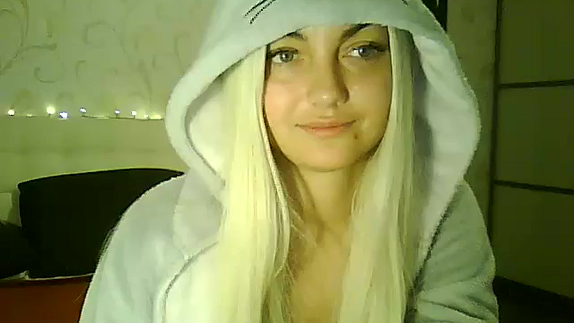 Gallery image thumbnail from AlissaMay's myfreecams stream on, 11/21/2023, 12:40 image 3 of 20