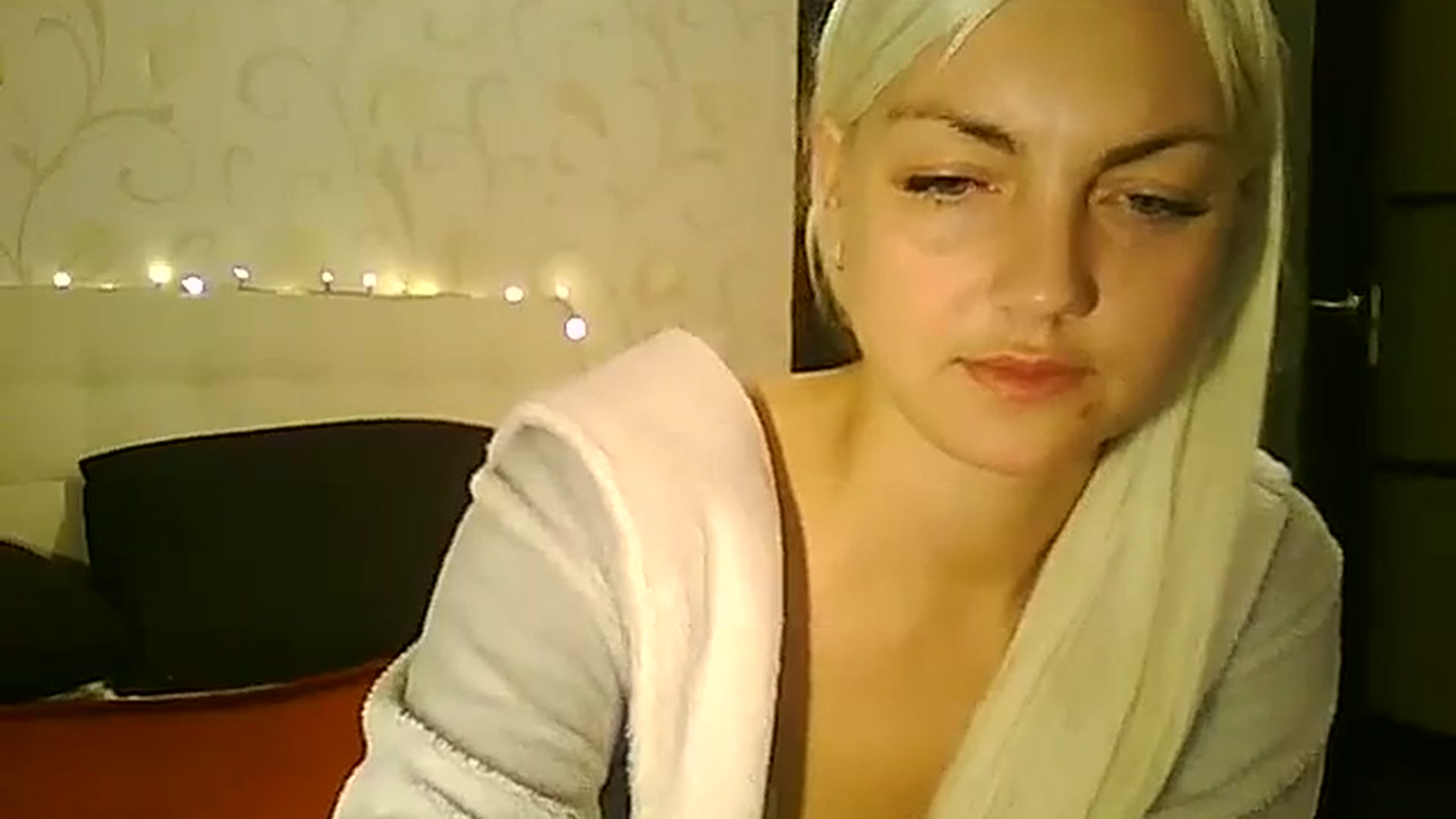 Gallery image thumbnail from AlissaMay's myfreecams stream on, 11/21/2023, 13:13 image 13 of 20
