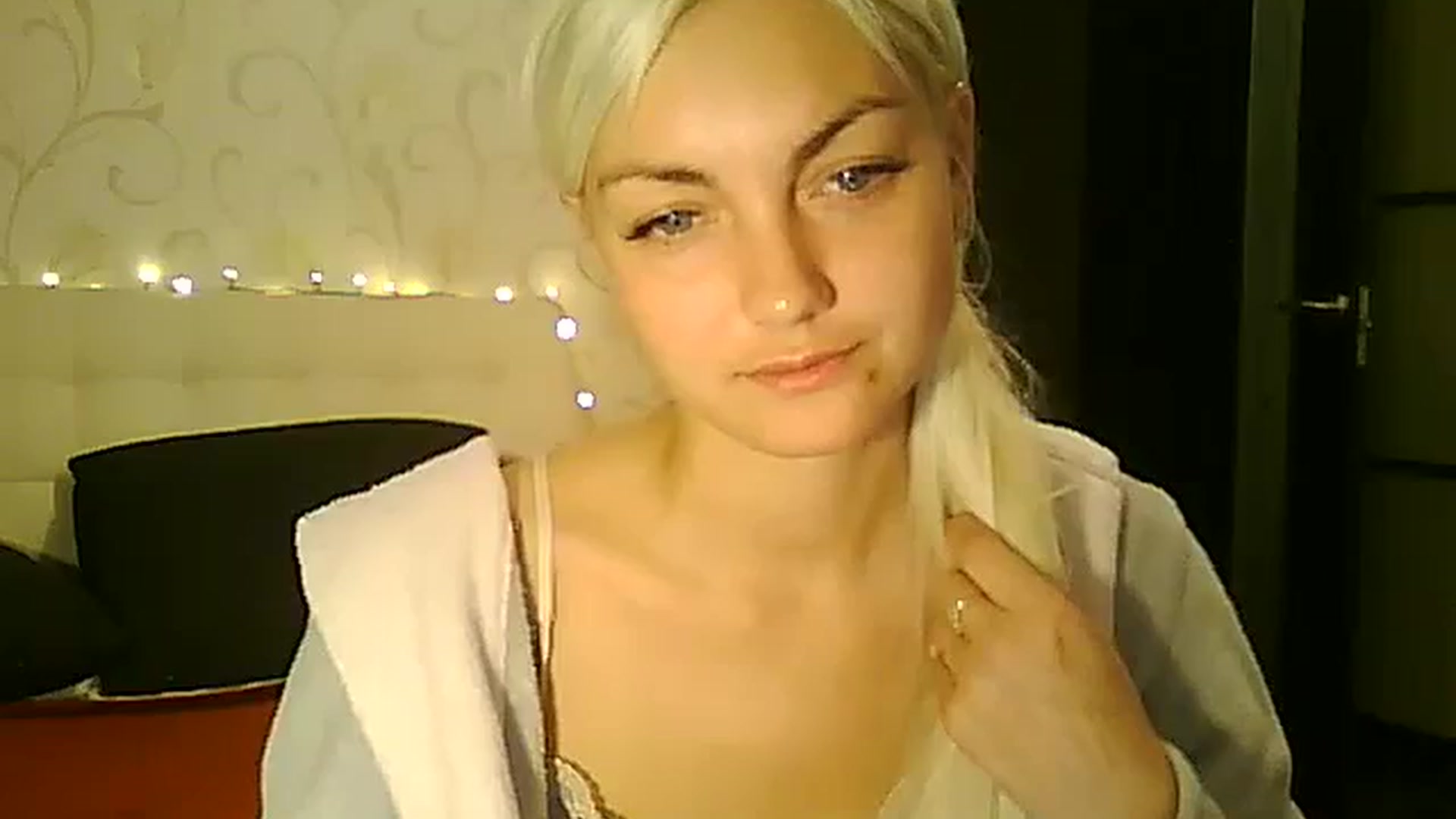 Gallery image thumbnail from AlissaMay's myfreecams stream on, 11/21/2023, 13:13 image 4 of 20