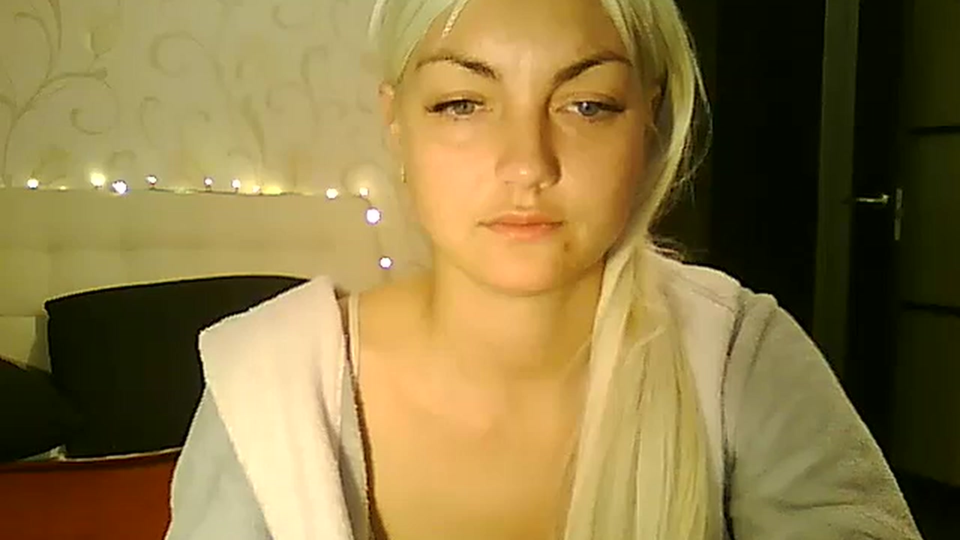 Gallery image thumbnail from AlissaMay's myfreecams stream on, 11/21/2023, 13:13 image 2 of 20