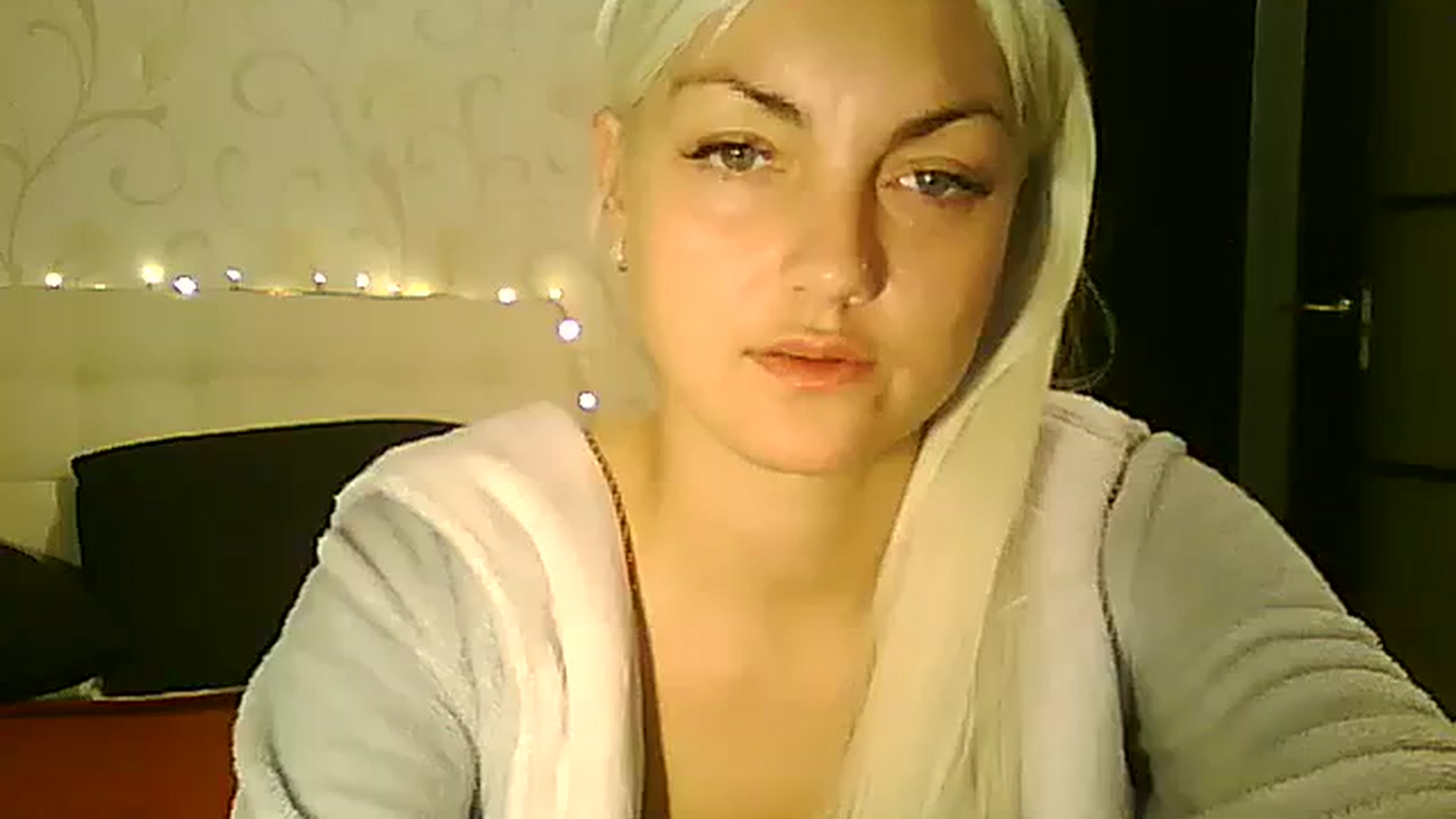 Gallery image thumbnail from AlissaMay's myfreecams stream on, 11/21/2023, 13:13 image 11 of 20
