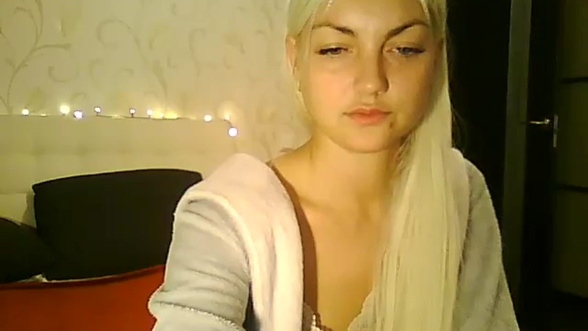 Gallery image thumbnail from AlissaMay's myfreecams stream on, 11/21/2023, 13:13 image 18 of 20