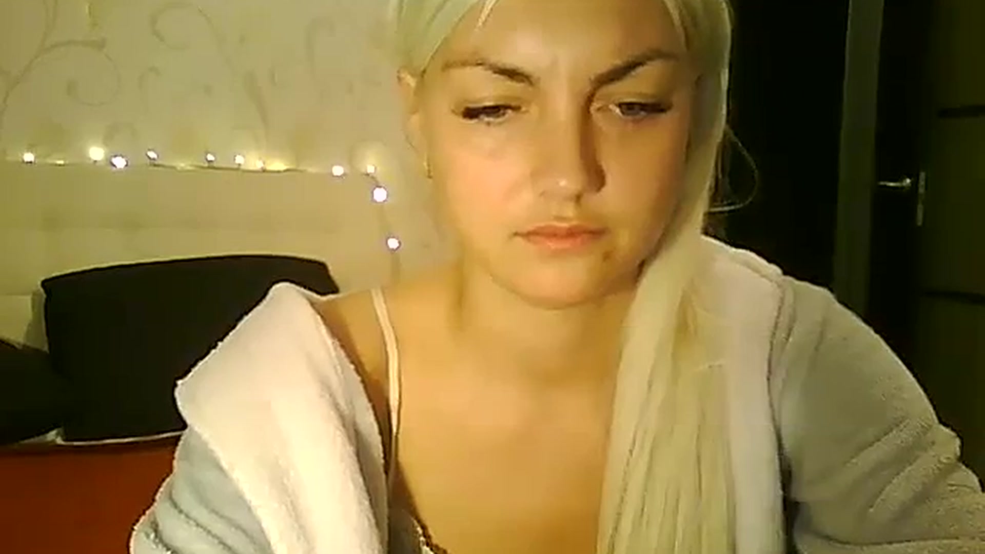 Gallery image thumbnail from AlissaMay's myfreecams stream on, 11/21/2023, 13:13 image 6 of 20