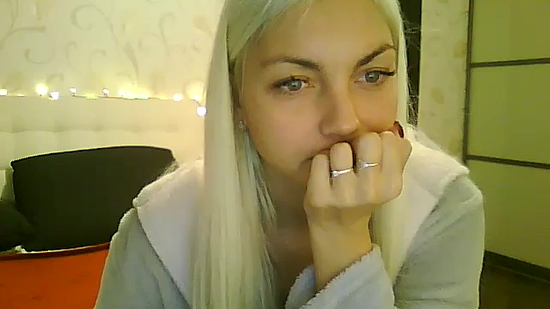 Gallery image thumbnail from AlissaMay's myfreecams stream on, 11/21/2023, 13:40 image 8 of 20