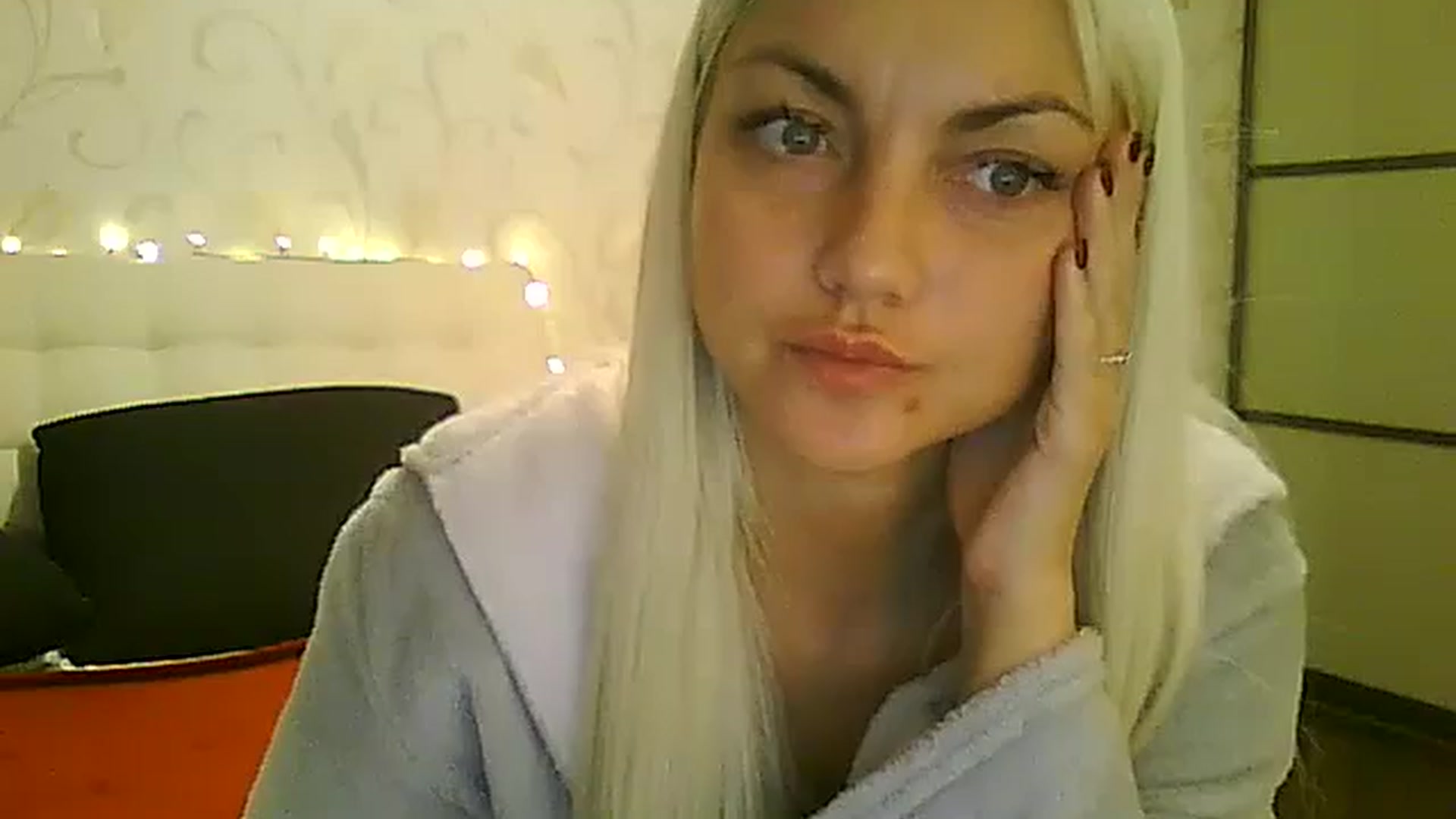Gallery image thumbnail from AlissaMay's myfreecams stream on, 11/21/2023, 13:40 image 1 of 20