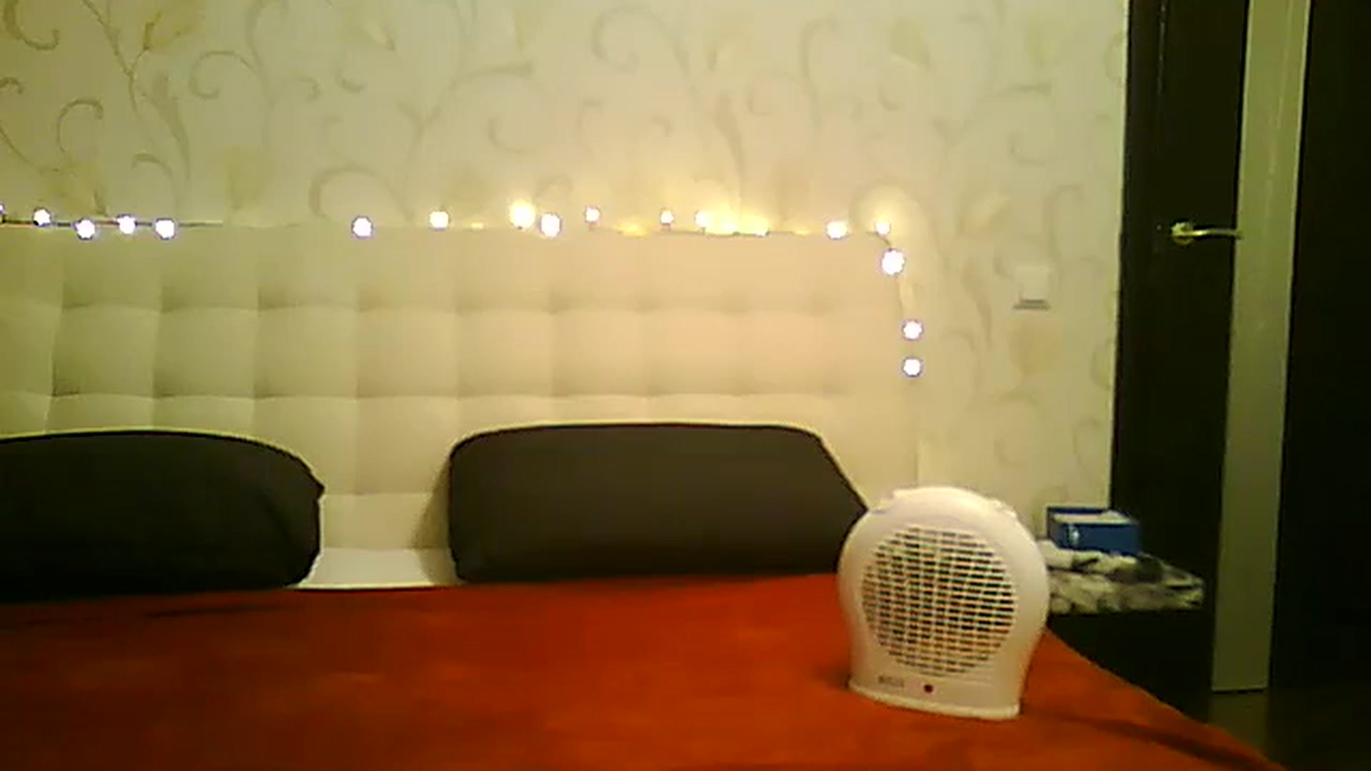 Gallery image thumbnail from AlissaMay's myfreecams stream on, 11/26/2023, 20:04 image 17 of 20