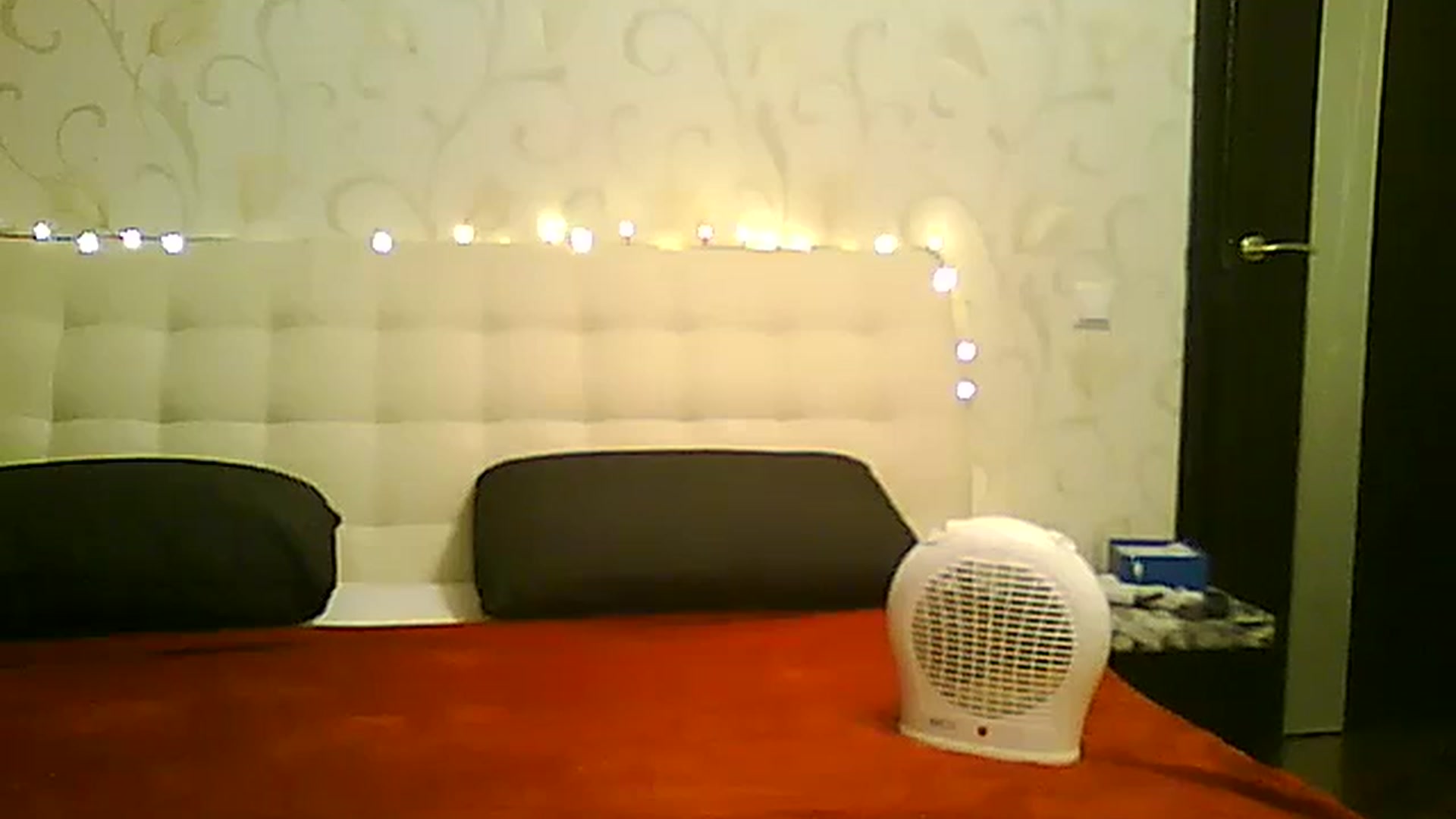 Gallery image thumbnail from AlissaMay's myfreecams stream on, 11/26/2023, 20:04 image 6 of 20