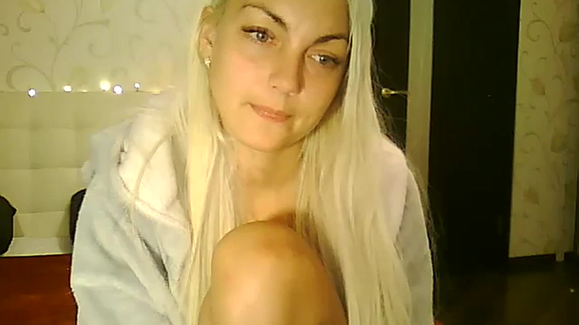 Gallery image thumbnail from AlissaMay's myfreecams stream on, 11/27/2023, 01:19 image 9 of 20