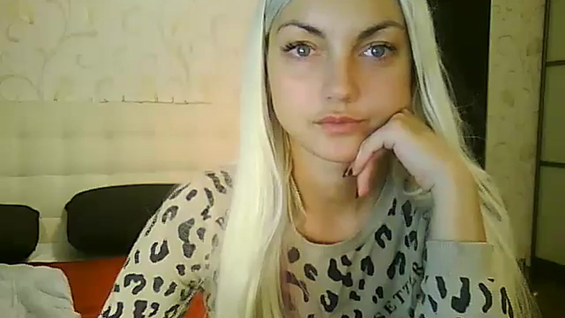 Gallery image thumbnail from AlissaMay's myfreecams stream on, 11/27/2023, 18:54 image 14 of 20