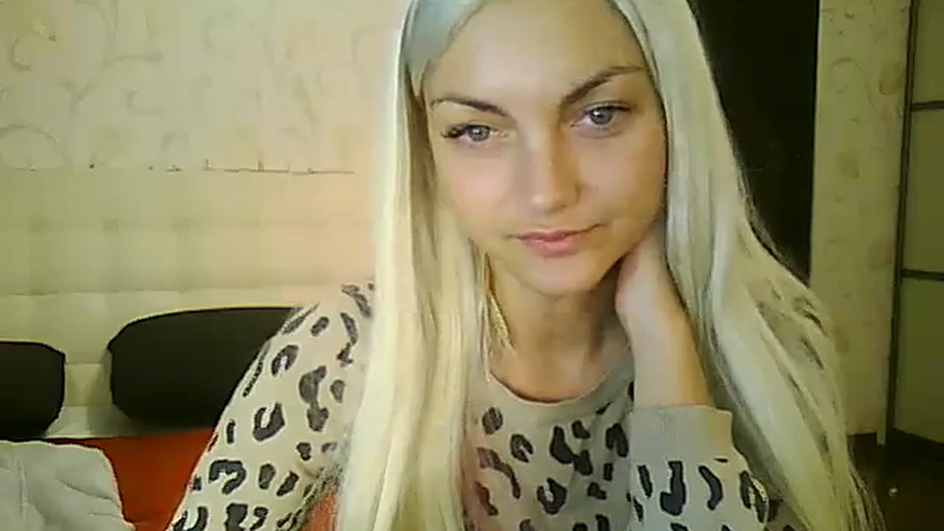 Gallery image thumbnail from AlissaMay's myfreecams stream on, 11/27/2023, 18:54 image 12 of 20