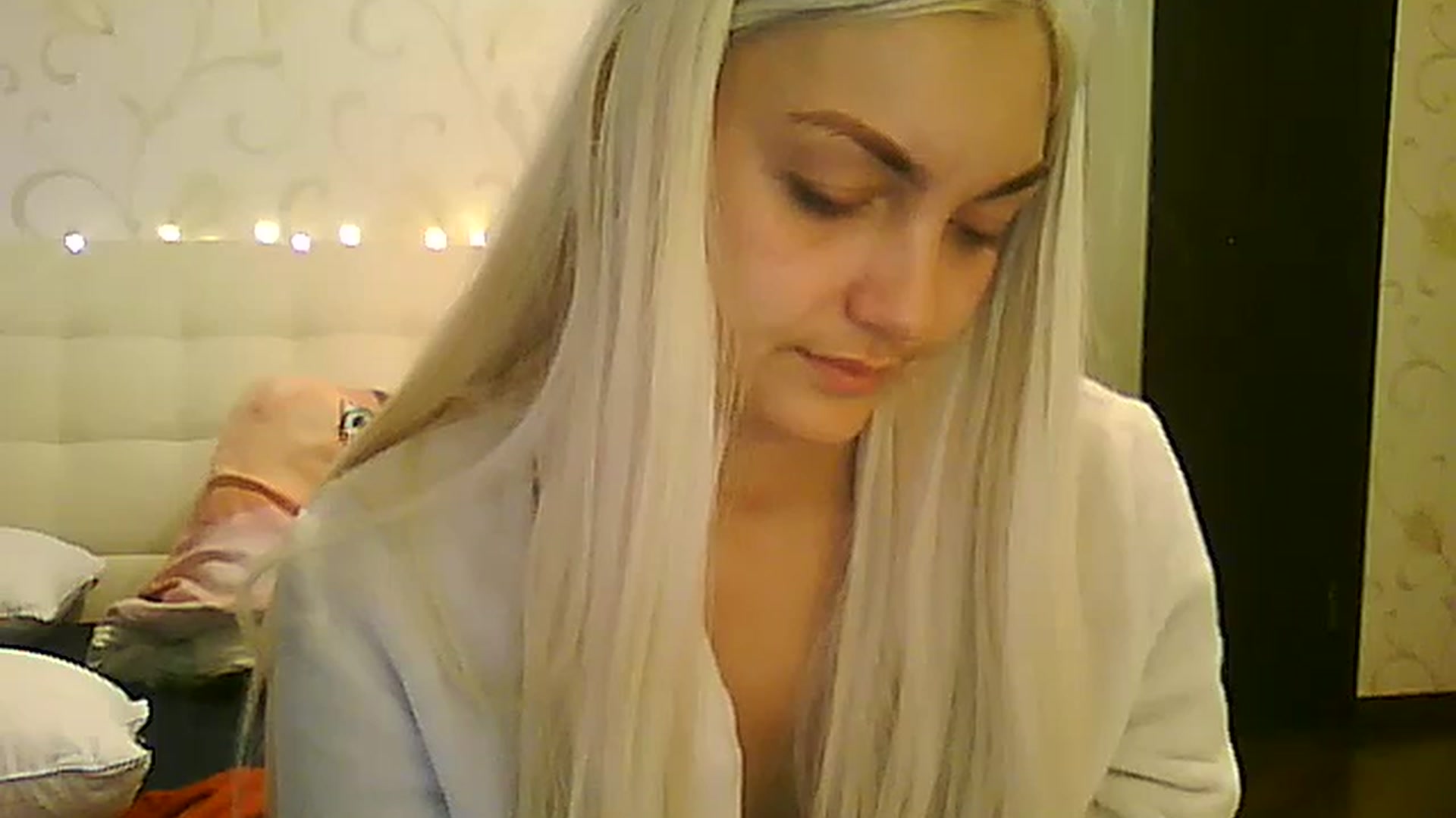 Gallery image thumbnail from AlissaMay's myfreecams stream on, 12/02/2023, 10:26 image 12 of 20