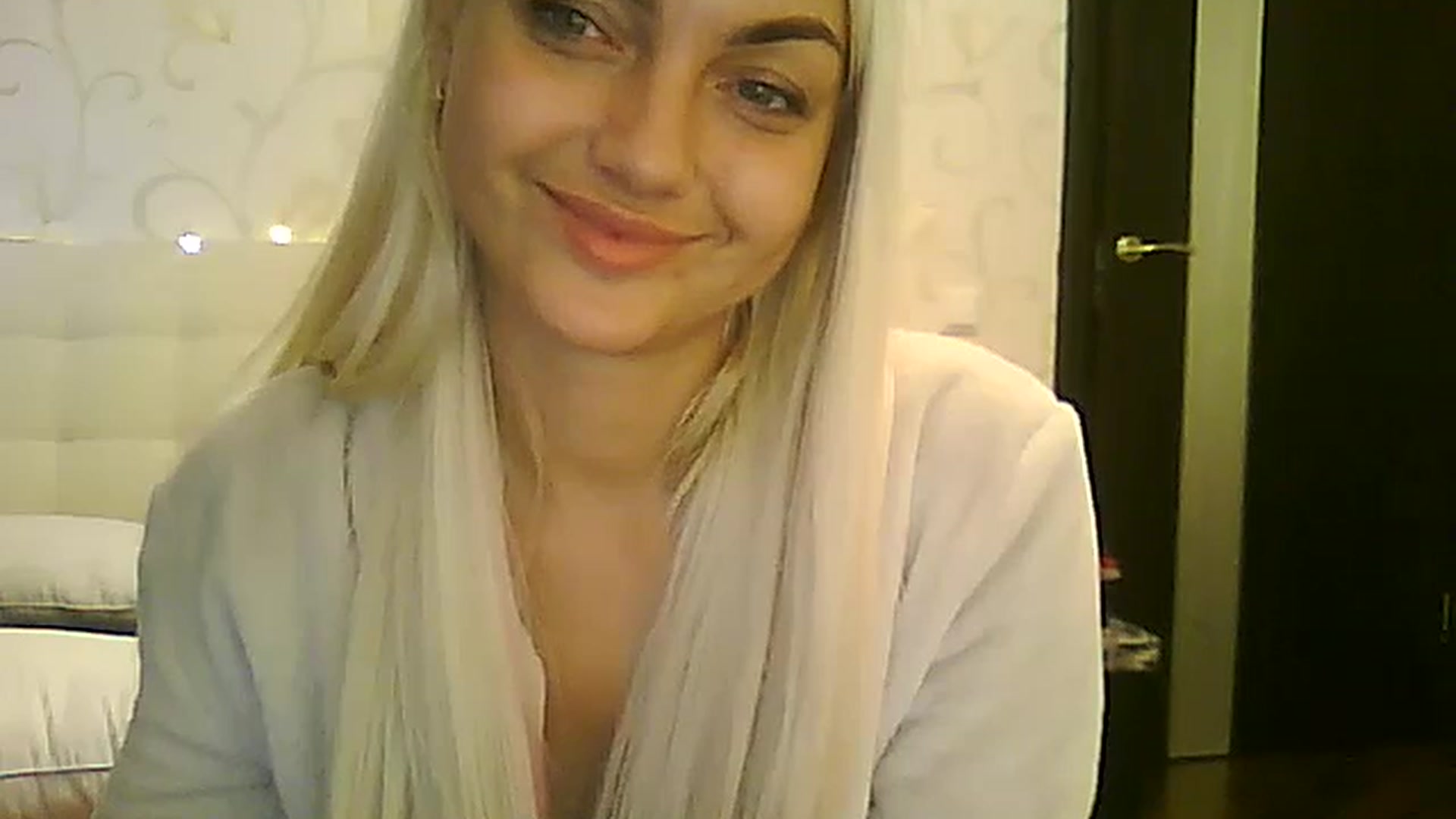 Gallery image thumbnail from AlissaMay's myfreecams stream on, 12/02/2023, 10:26 image 19 of 20