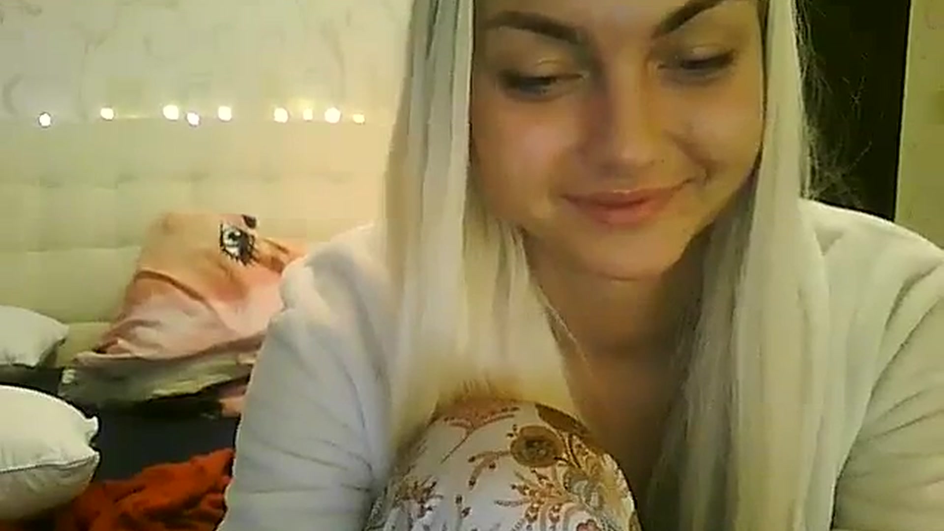 Gallery image thumbnail from AlissaMay's myfreecams stream on, 12/02/2023, 10:26 image 7 of 20