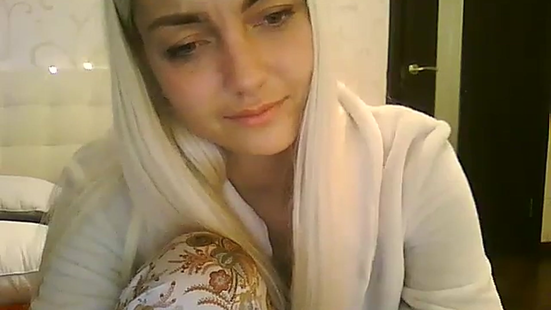 Gallery image thumbnail from AlissaMay's myfreecams stream on, 12/02/2023, 10:26 image 15 of 20