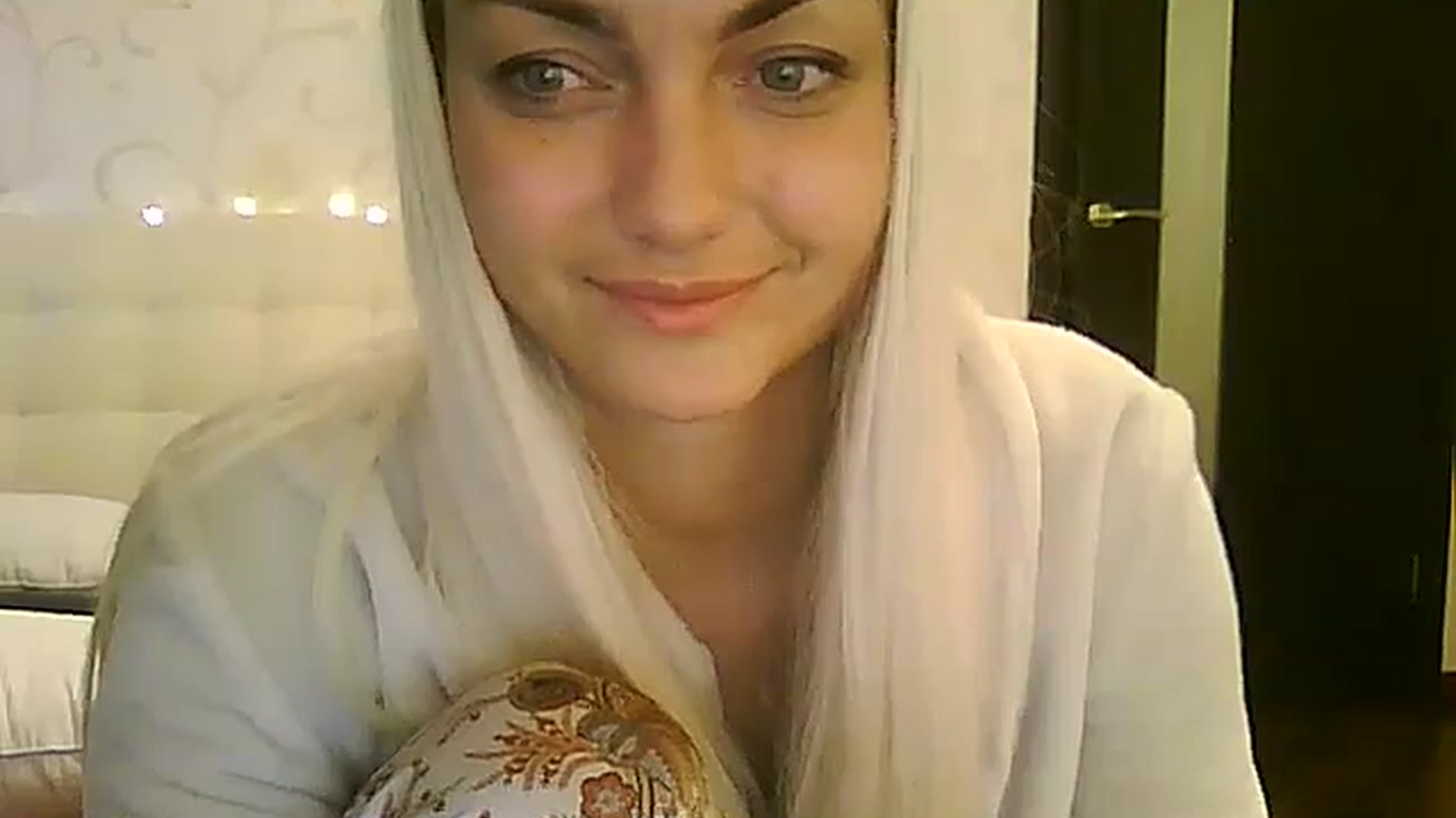Gallery image thumbnail from AlissaMay's myfreecams stream on, 12/02/2023, 10:26 image 14 of 20