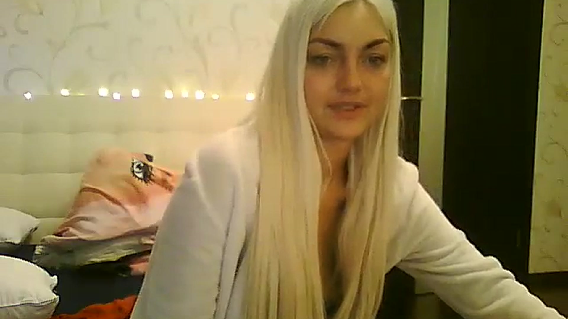 Gallery image thumbnail from AlissaMay's myfreecams stream on, 12/02/2023, 10:26 image 5 of 20