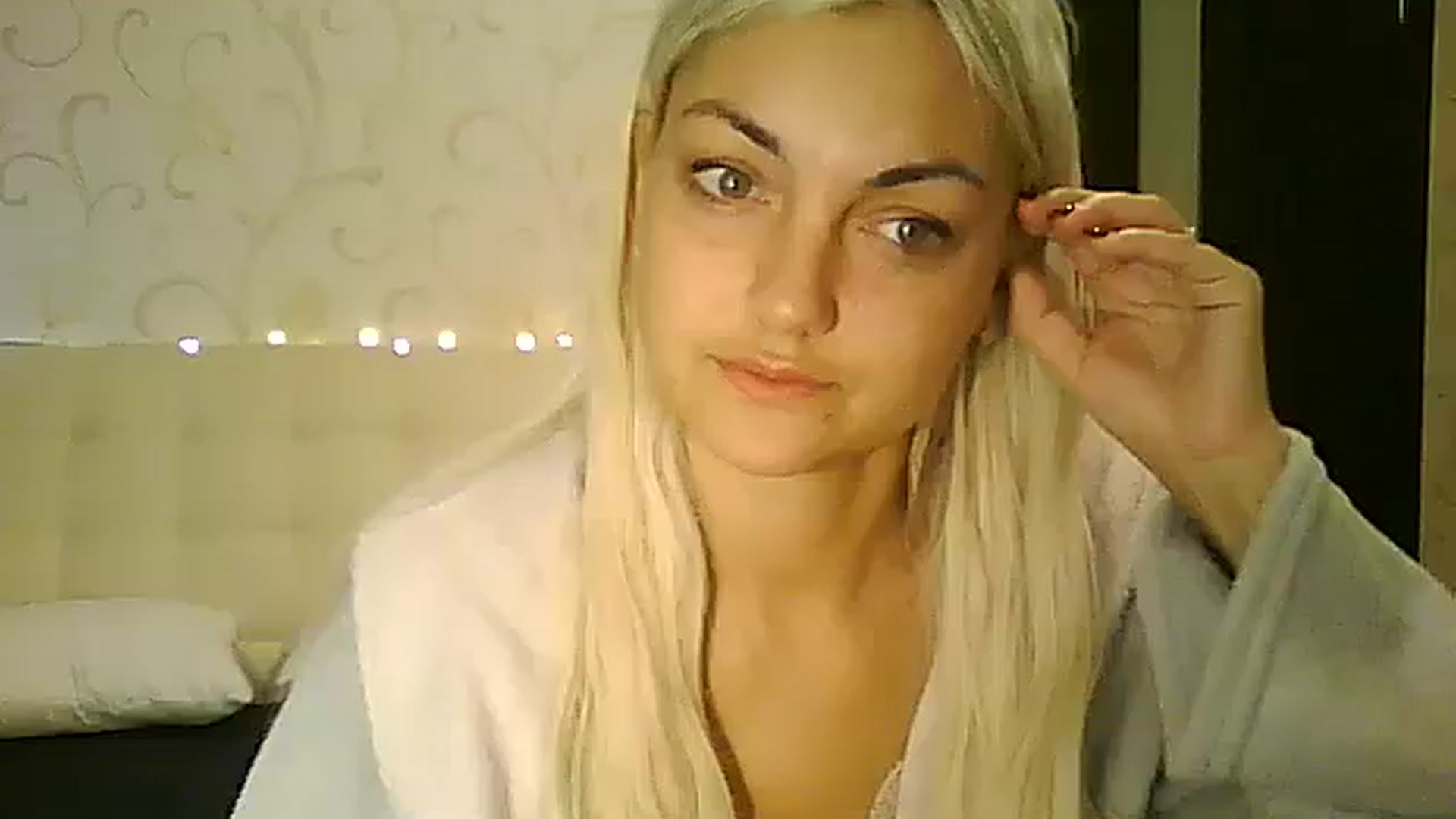 Gallery image thumbnail from AlissaMay's myfreecams stream on, 12/04/2023, 08:29 image 20 of 20
