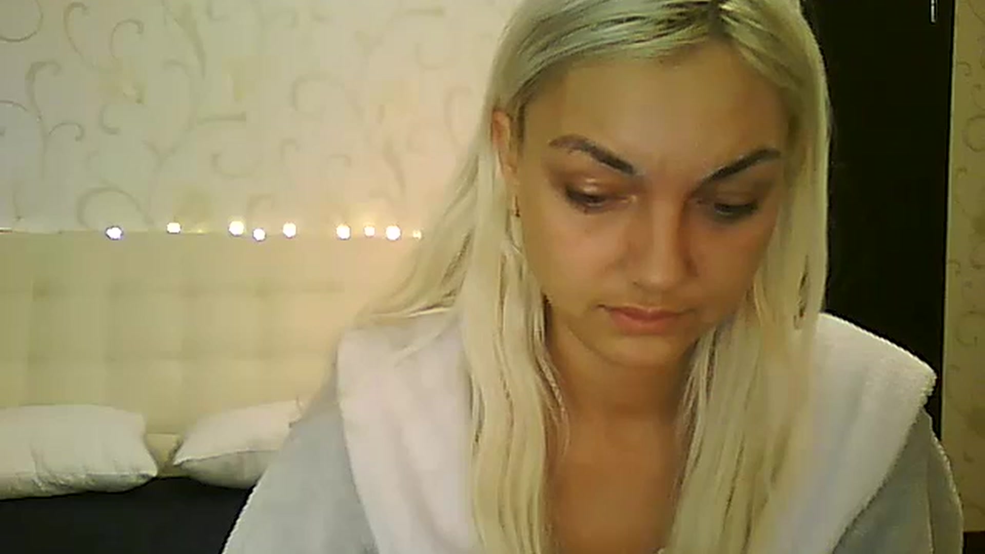 Gallery image thumbnail from AlissaMay's myfreecams stream on, 12/04/2023, 08:29 image 6 of 20