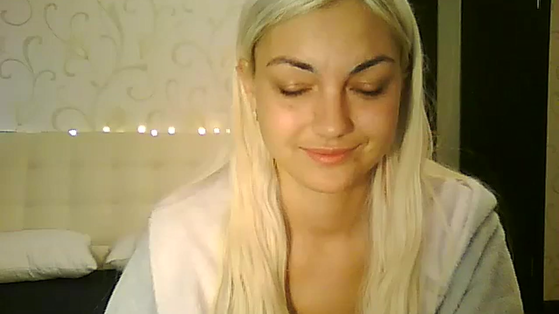 Gallery image thumbnail from AlissaMay's myfreecams stream on, 12/04/2023, 08:29 image 19 of 20