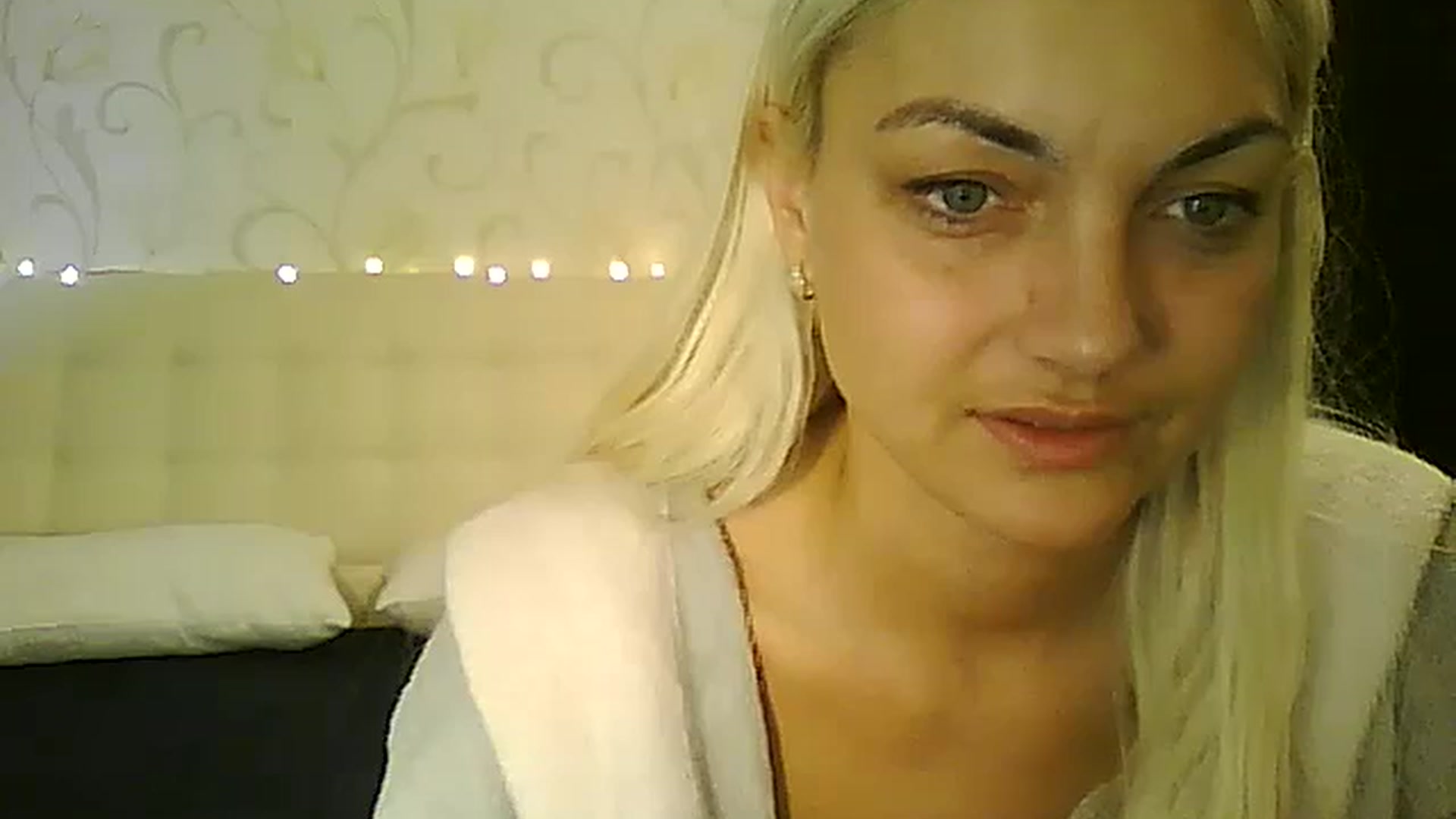 Gallery image thumbnail from AlissaMay's myfreecams stream on, 12/04/2023, 09:25 image 19 of 20