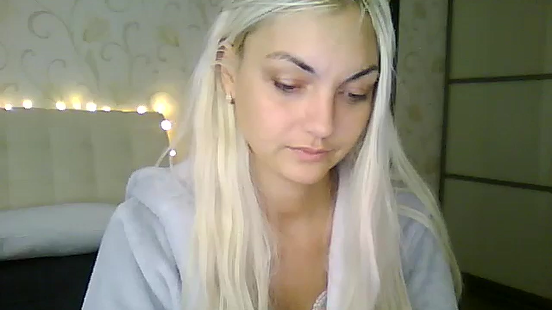 Gallery image thumbnail from AlissaMay's myfreecams stream on, 12/04/2023, 10:38 image 20 of 20