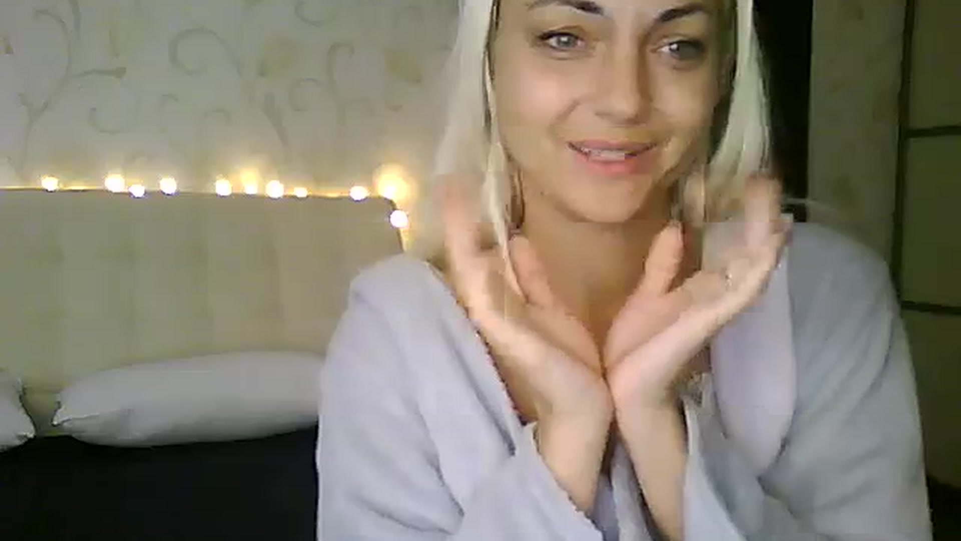 Gallery image thumbnail from AlissaMay's myfreecams stream on, 12/04/2023, 11:03 image 3 of 20
