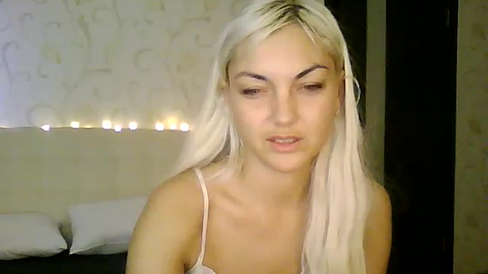 Gallery image thumbnail from AlissaMay's myfreecams stream on, 12/04/2023, 11:49 image 6 of 20