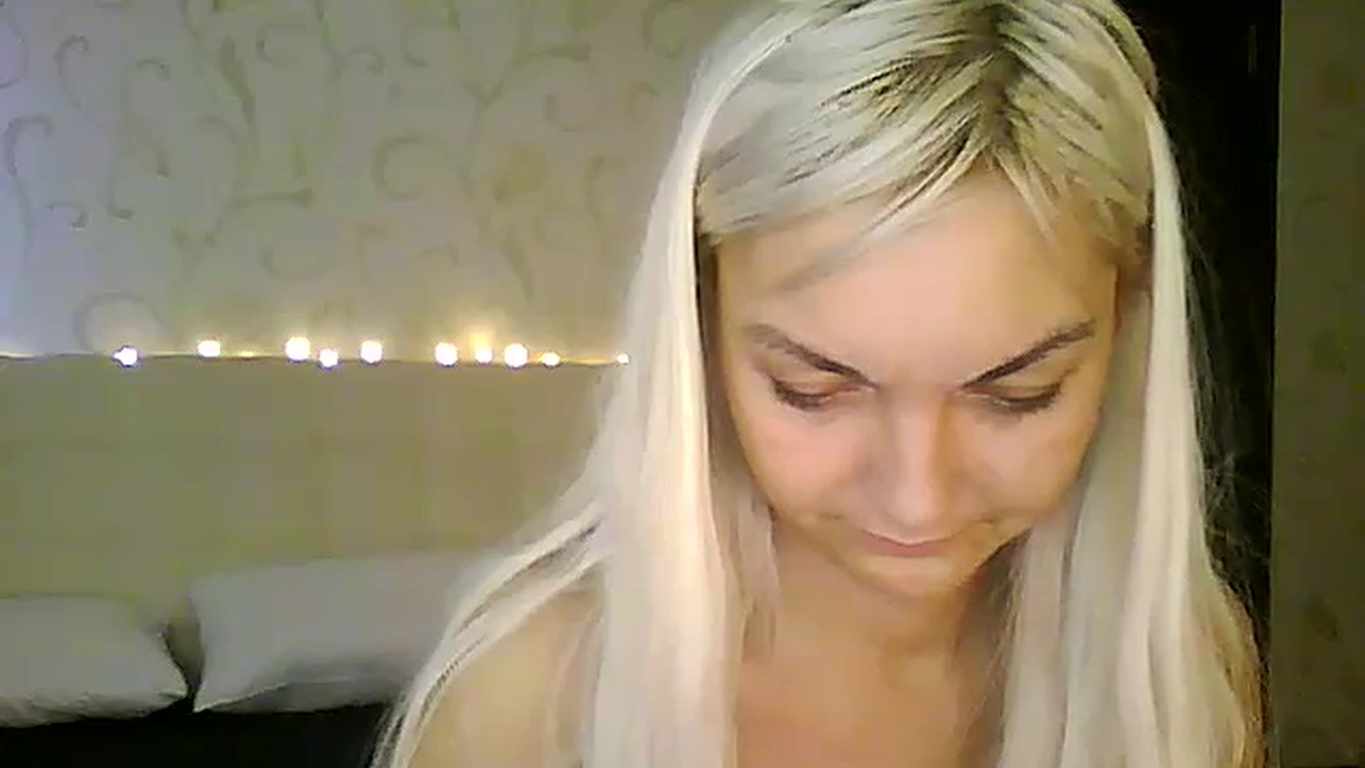 Gallery image thumbnail from AlissaMay's myfreecams stream on, 12/04/2023, 11:49 image 15 of 20