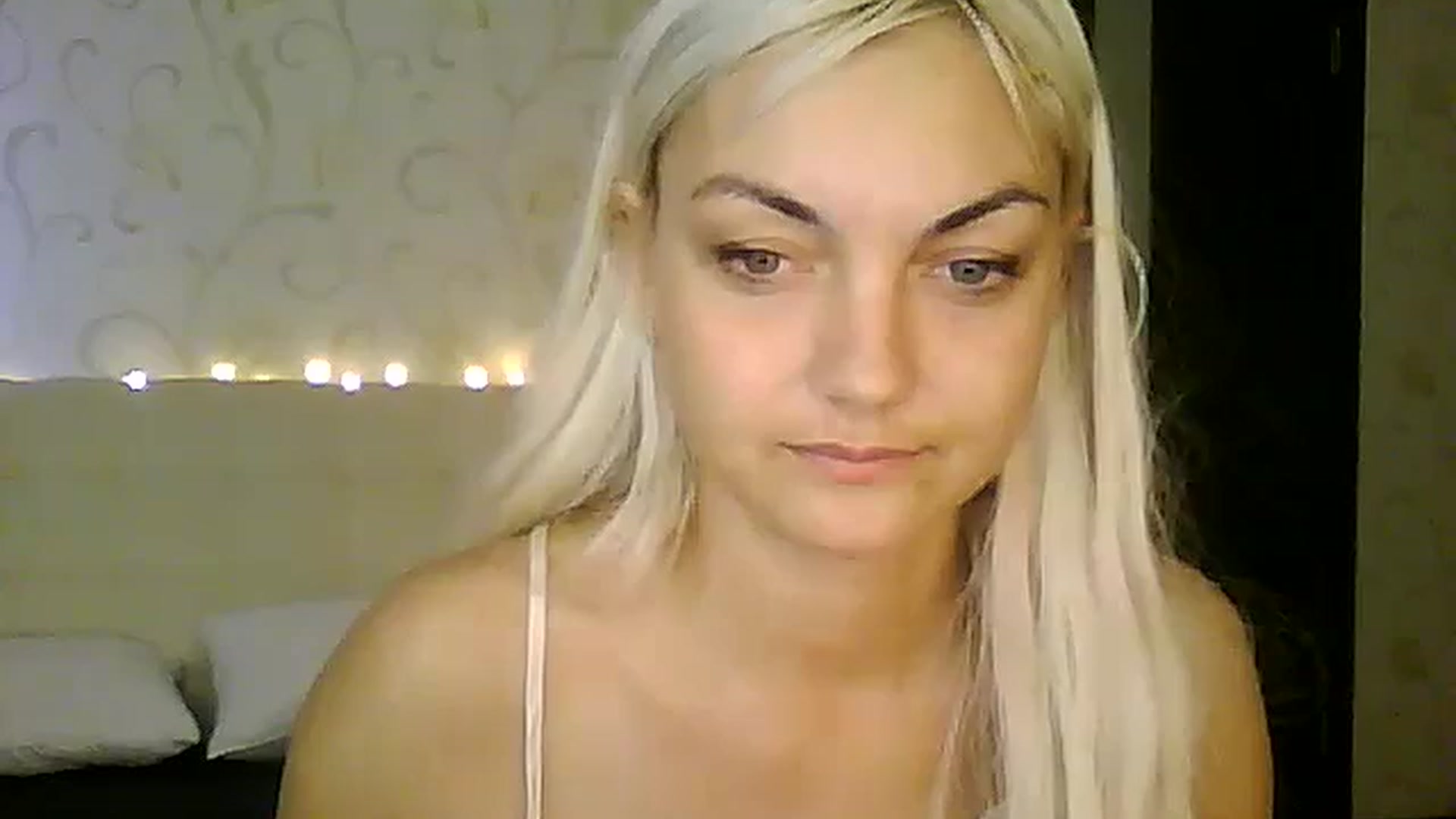Gallery image thumbnail from AlissaMay's myfreecams stream on, 12/04/2023, 11:49 image 8 of 20