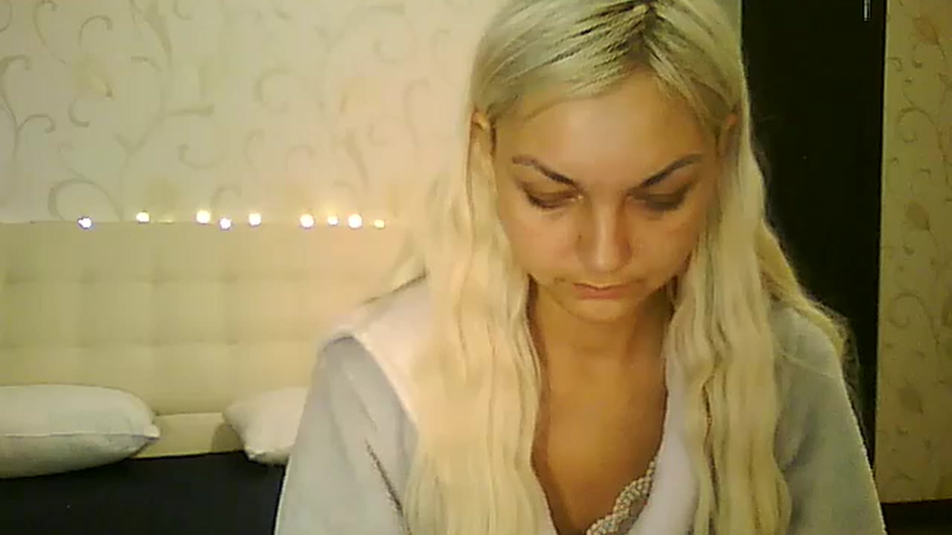 Gallery image thumbnail from AlissaMay's myfreecams stream on, 12/05/2023, 11:21 image 14 of 20