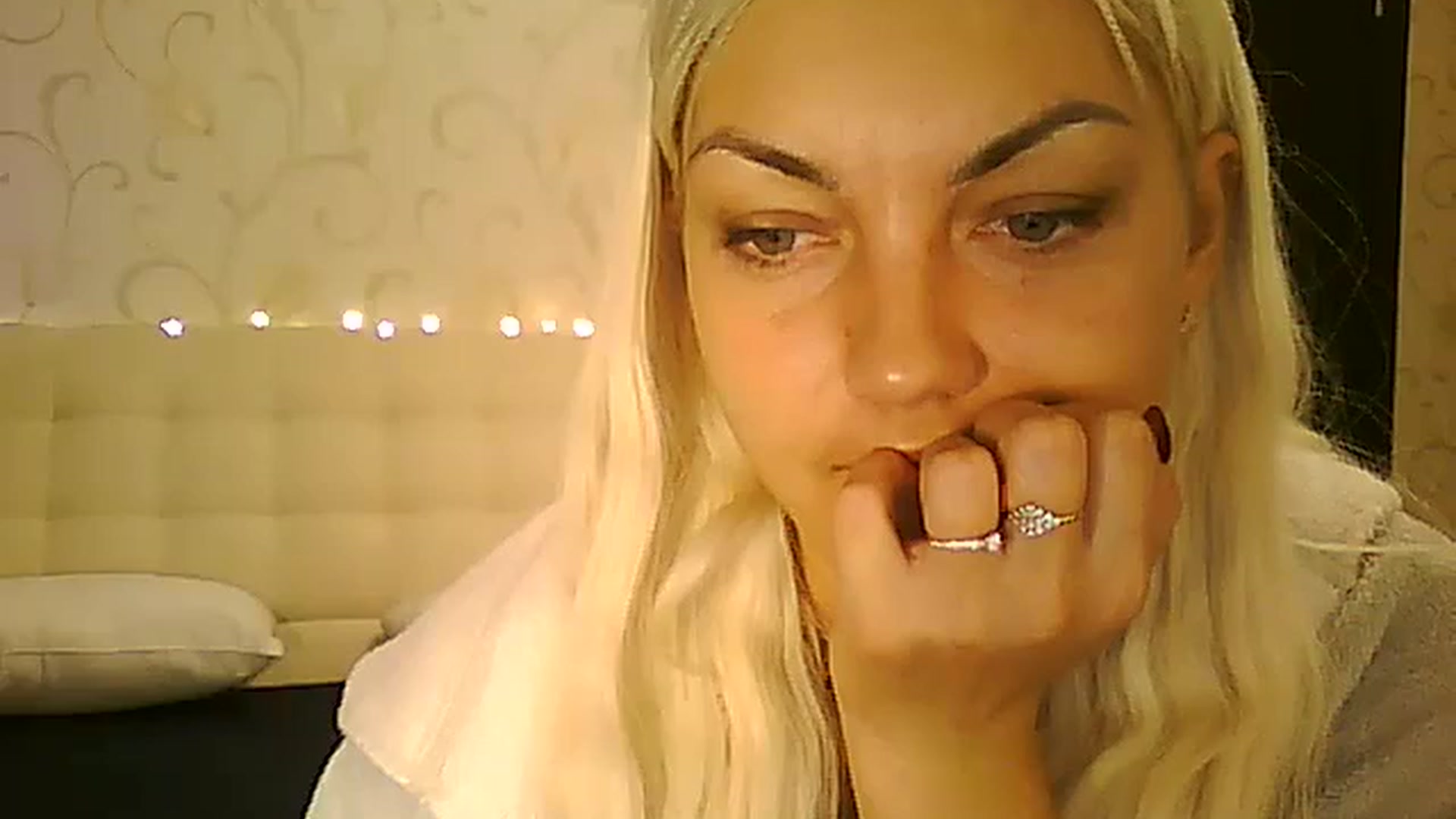 Gallery image thumbnail from AlissaMay's myfreecams stream on, 12/05/2023, 11:21 image 4 of 20