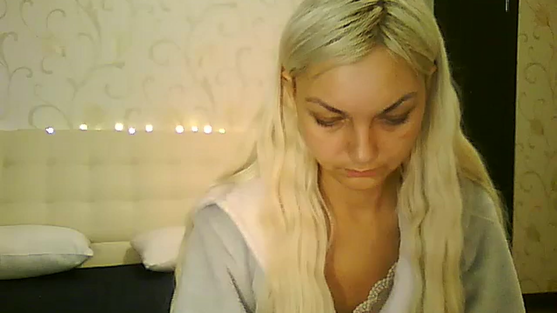 Gallery image thumbnail from AlissaMay's myfreecams stream on, 12/05/2023, 11:21 image 18 of 20