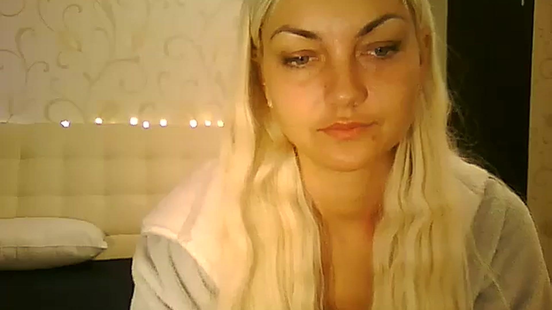 Gallery image thumbnail from AlissaMay's myfreecams stream on, 12/05/2023, 11:21 image 2 of 20