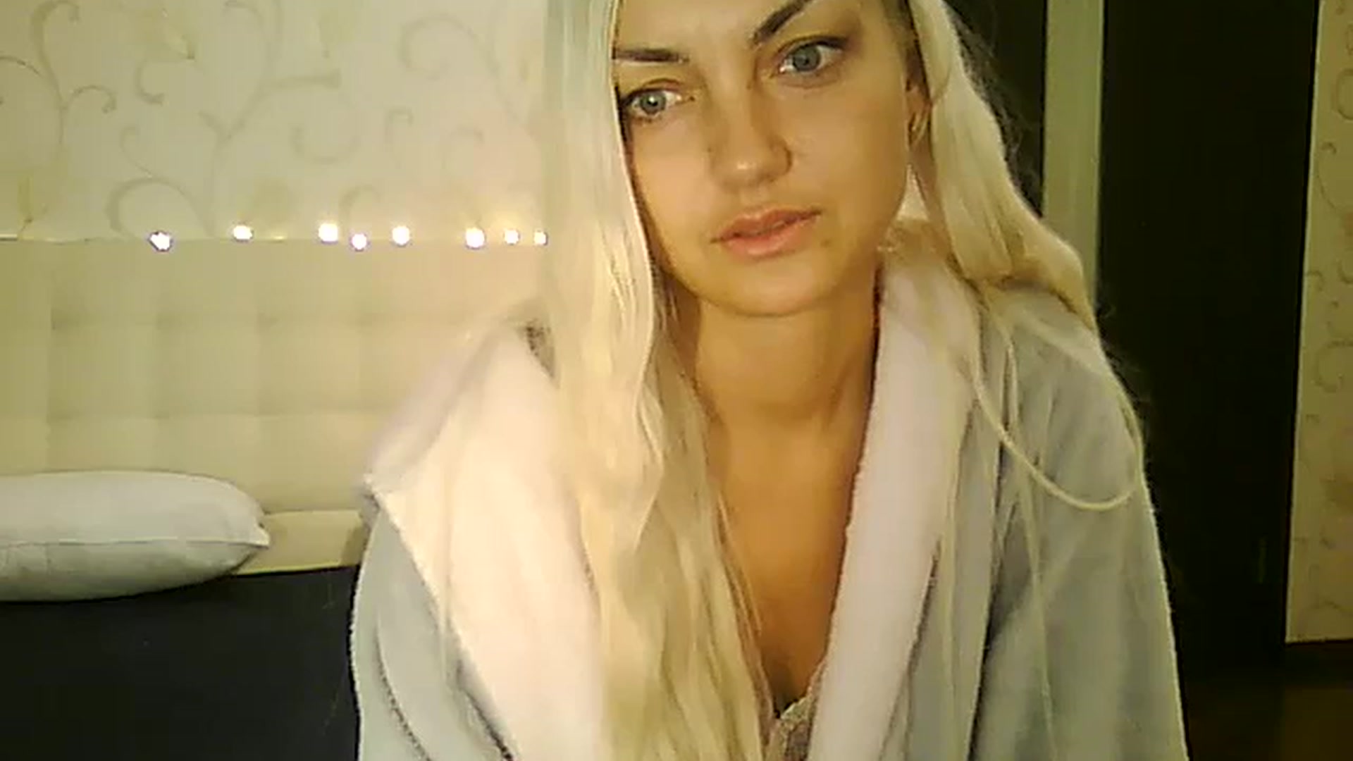 Gallery image thumbnail from AlissaMay's myfreecams stream on, 12/05/2023, 15:06 image 16 of 20