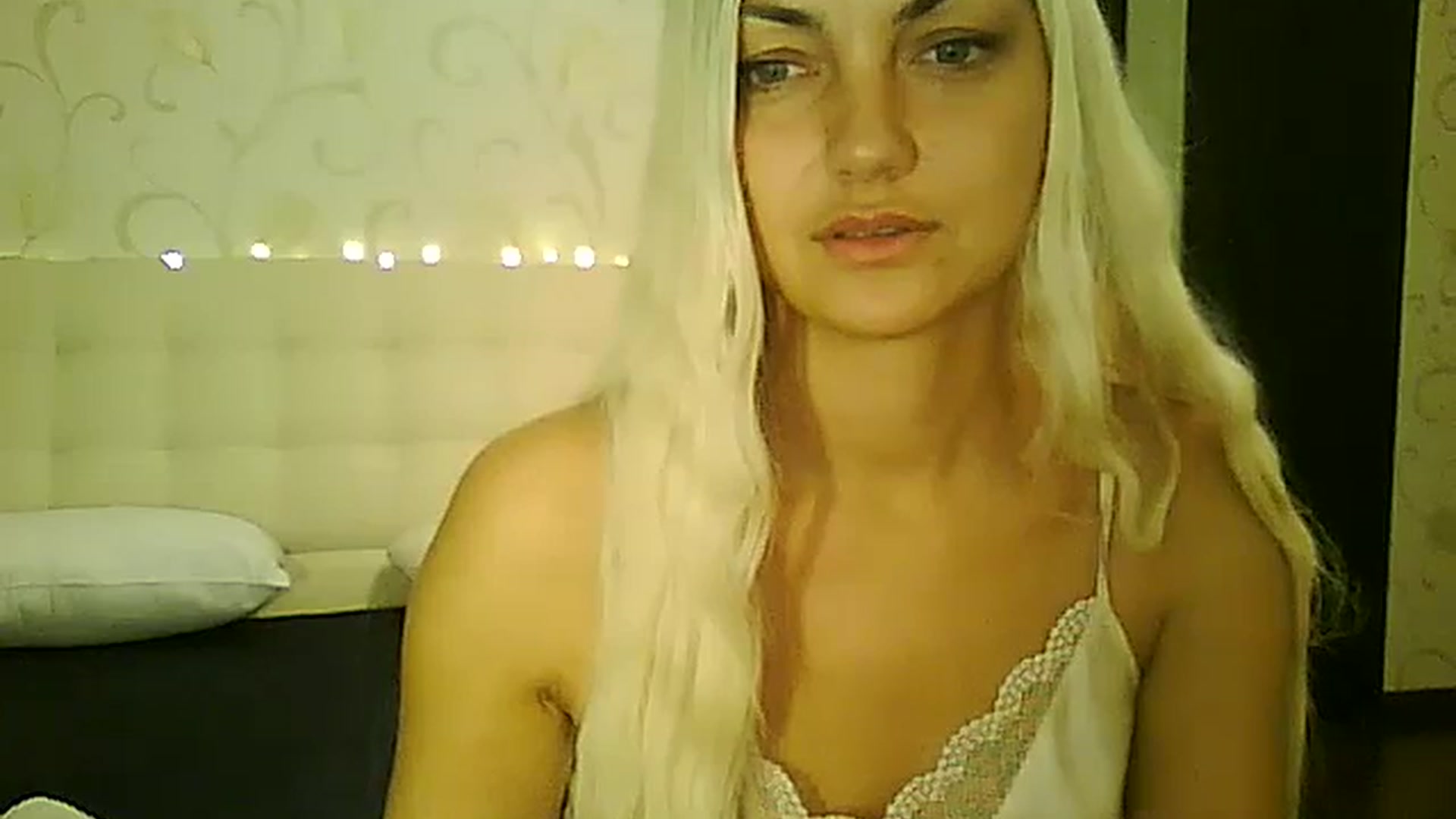 Gallery image thumbnail from AlissaMay's myfreecams stream on, 12/05/2023, 15:06 image 7 of 20