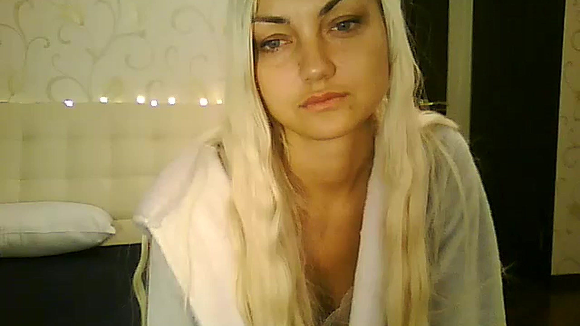 Gallery image thumbnail from AlissaMay's myfreecams stream on, 12/05/2023, 15:06 image 17 of 20