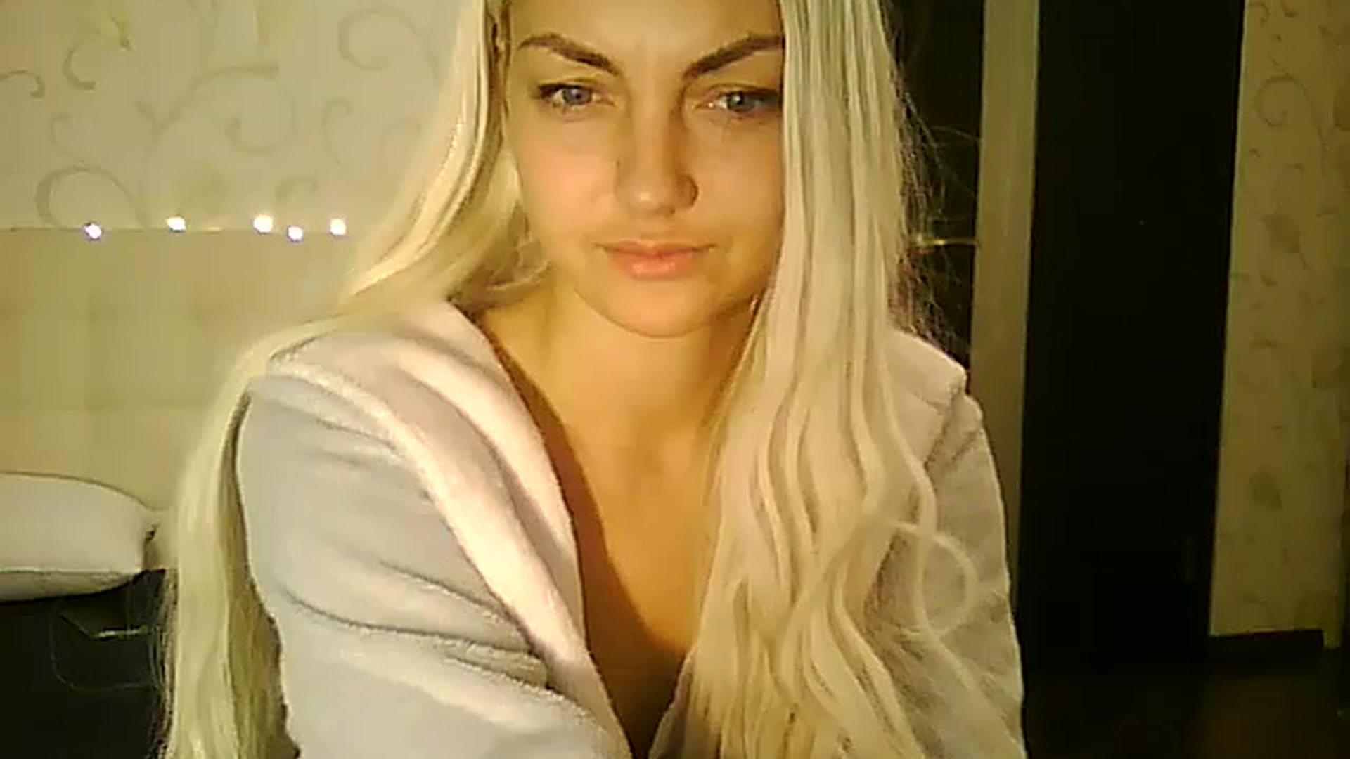 Gallery image thumbnail from AlissaMay's myfreecams stream on, 12/06/2023, 07:42 image 20 of 20