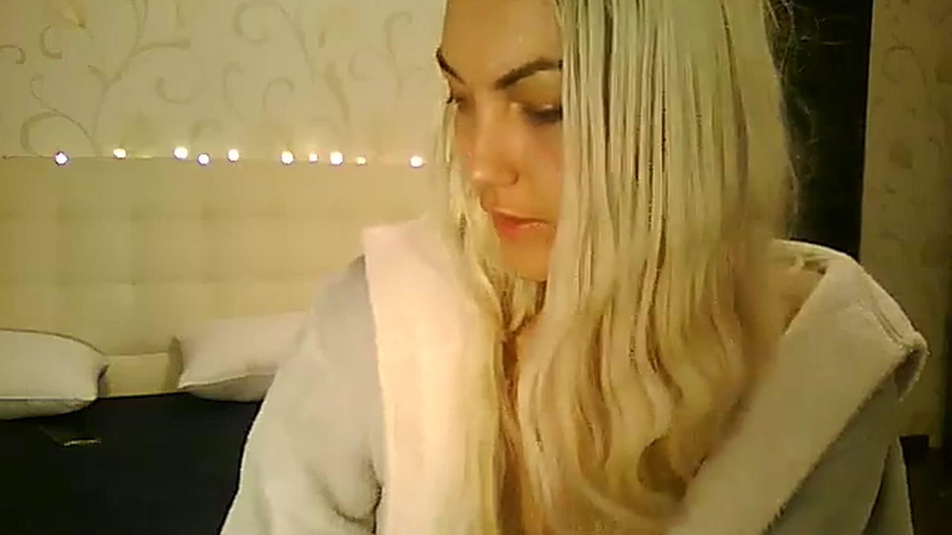 Gallery image thumbnail from AlissaMay's myfreecams stream on, 12/06/2023, 07:42 image 9 of 20