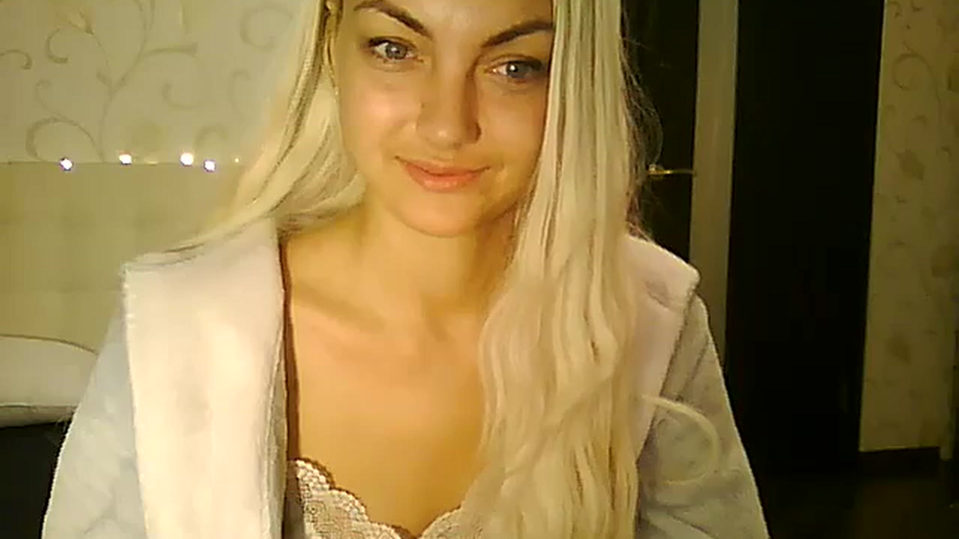 Gallery image thumbnail from AlissaMay's myfreecams stream on, 12/06/2023, 07:42 image 19 of 20