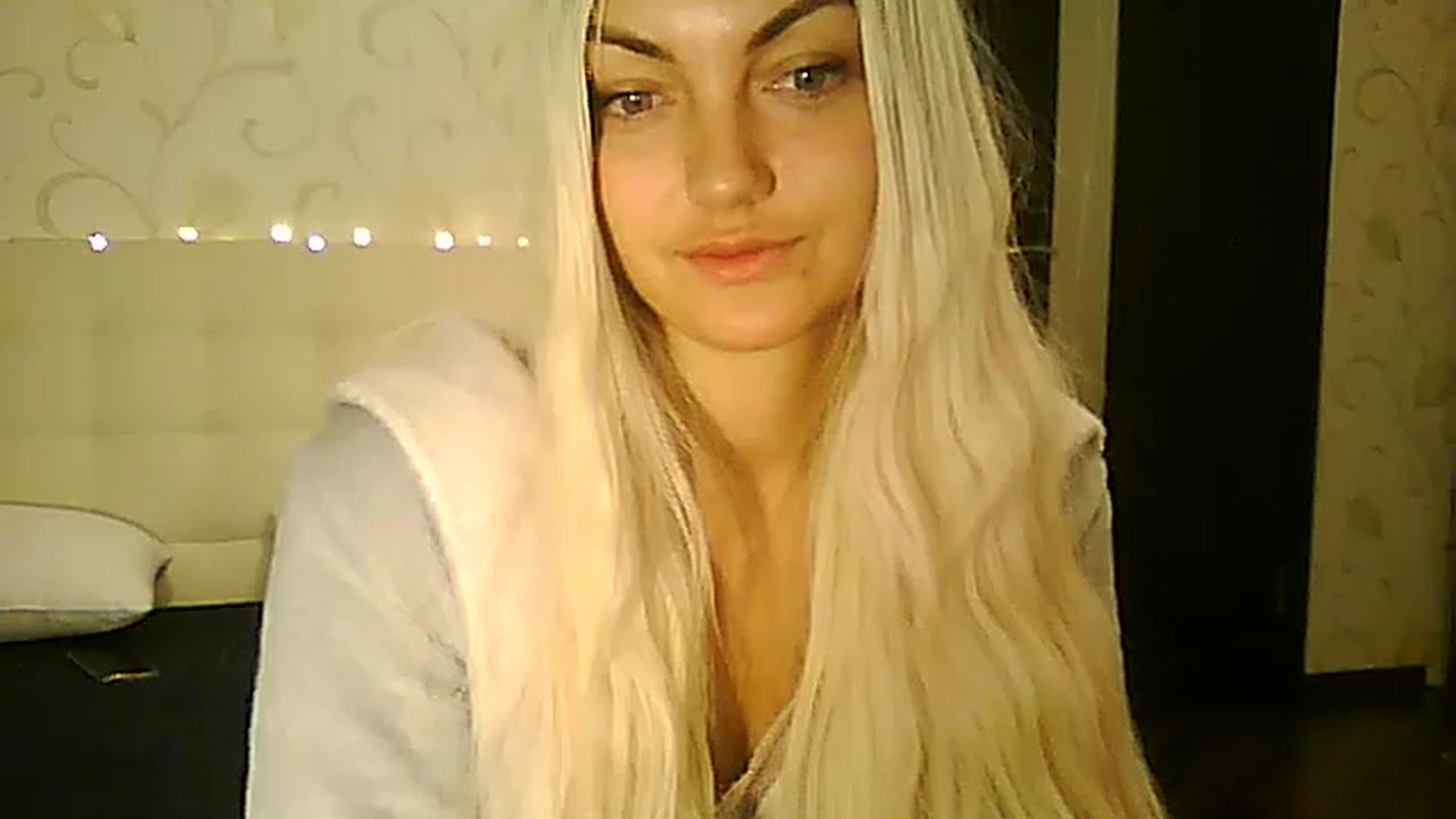 Gallery image thumbnail from AlissaMay's myfreecams stream on, 12/06/2023, 07:42 image 13 of 20