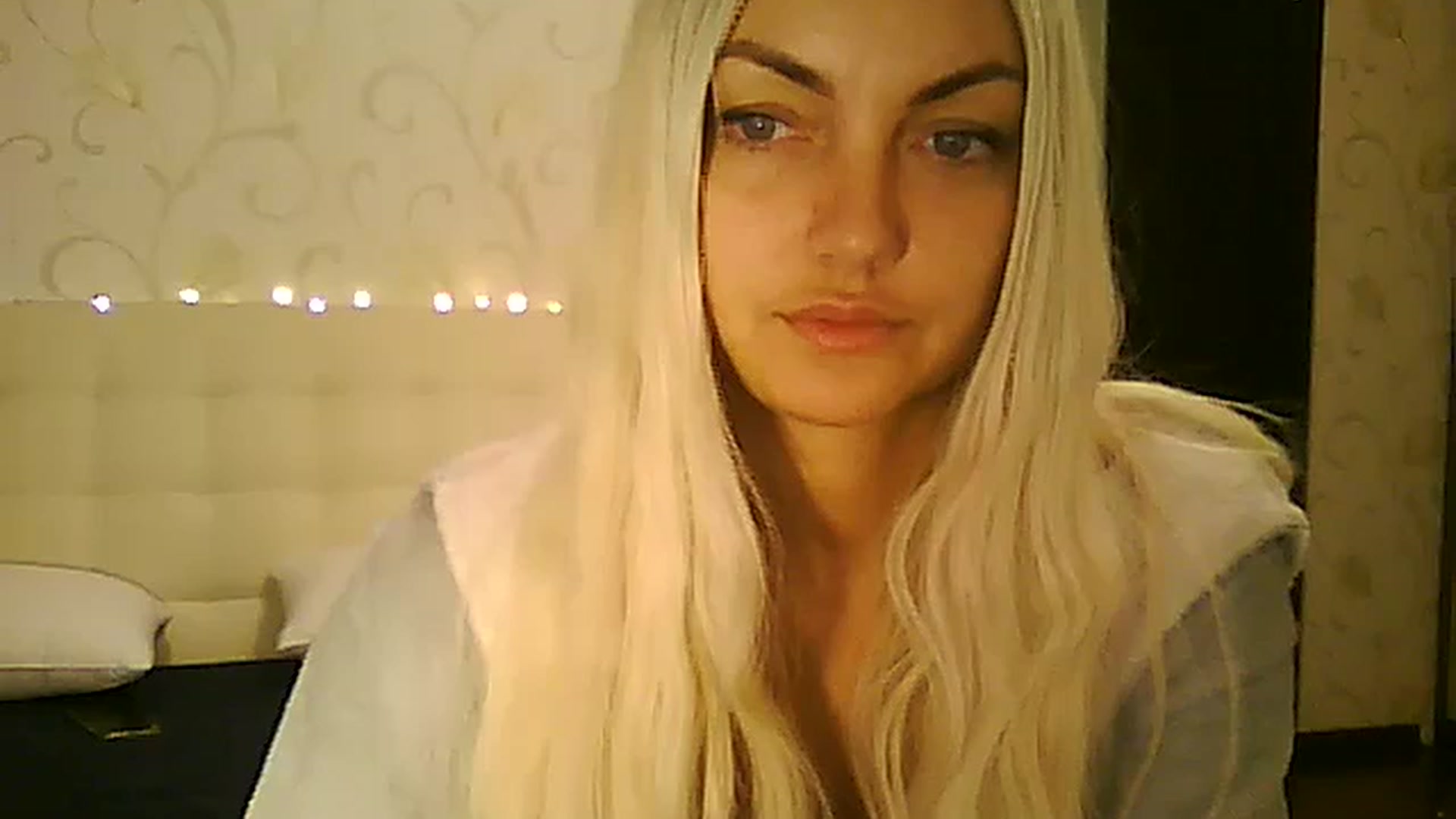 Gallery image thumbnail from AlissaMay's myfreecams stream on, 12/06/2023, 11:49 image 1 of 20
