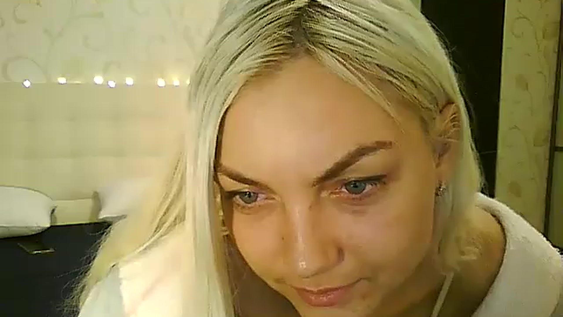 Gallery image thumbnail from AlissaMay's myfreecams stream on, 12/06/2023, 11:49 image 12 of 20
