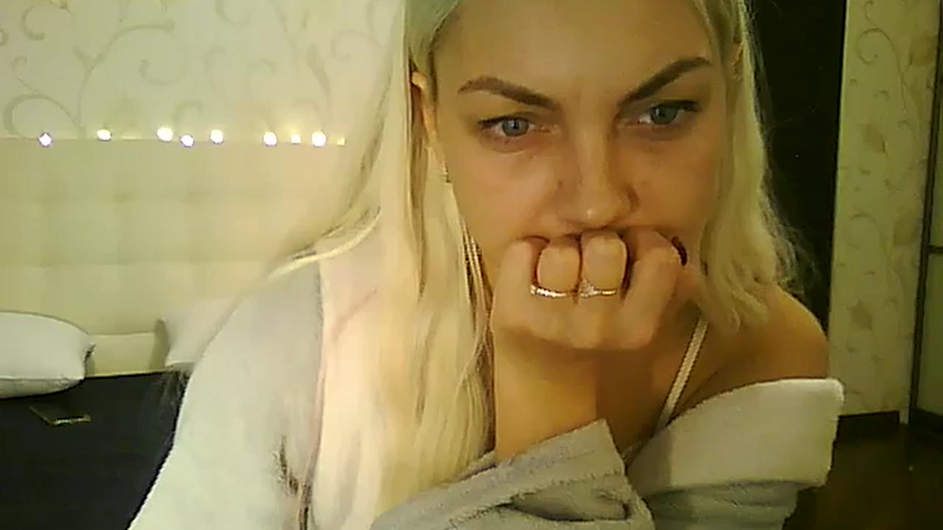 Gallery image thumbnail from AlissaMay's myfreecams stream on, 12/06/2023, 11:49 image 19 of 20